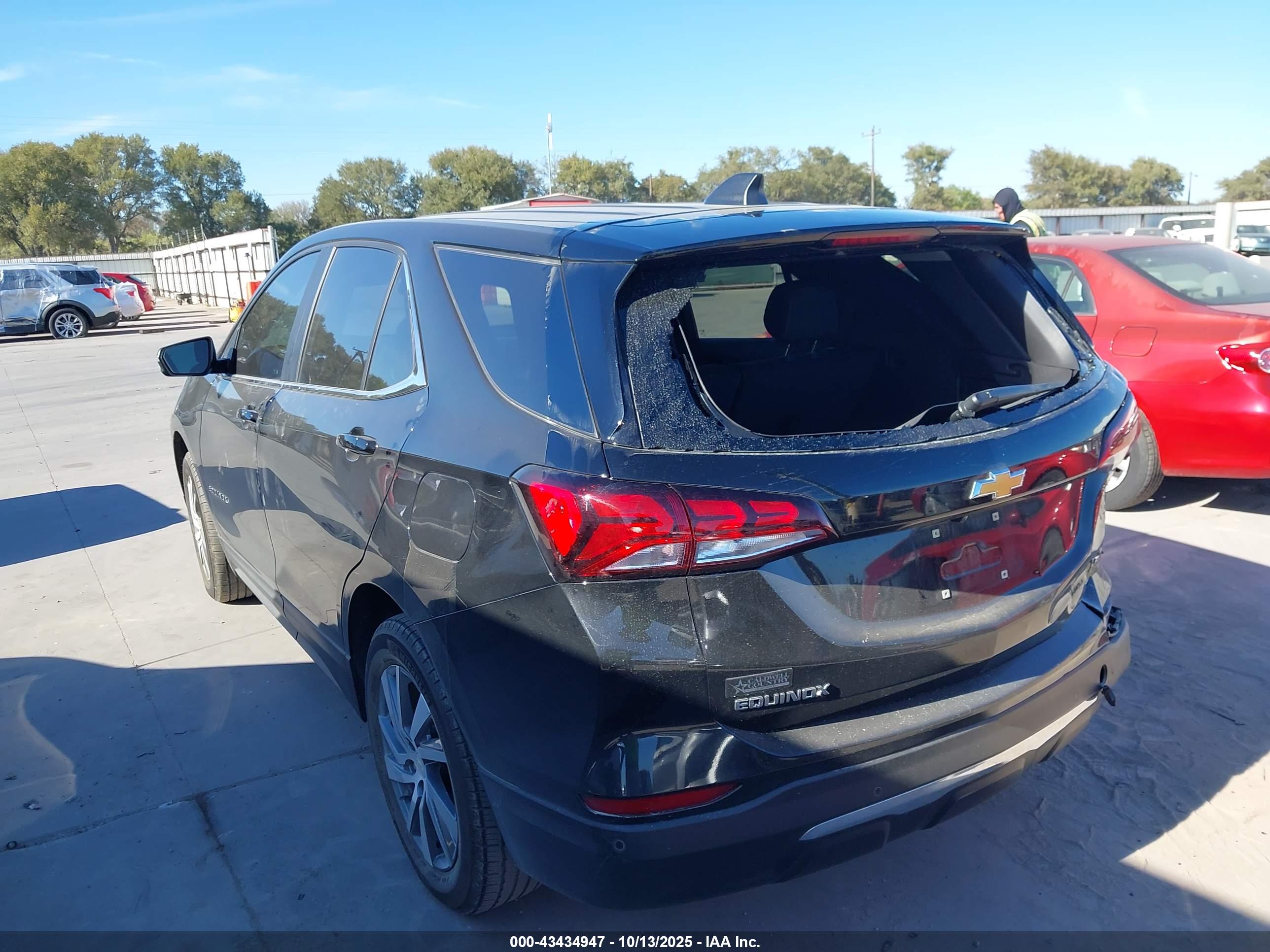 CHEVROLET EQUINOX image 3