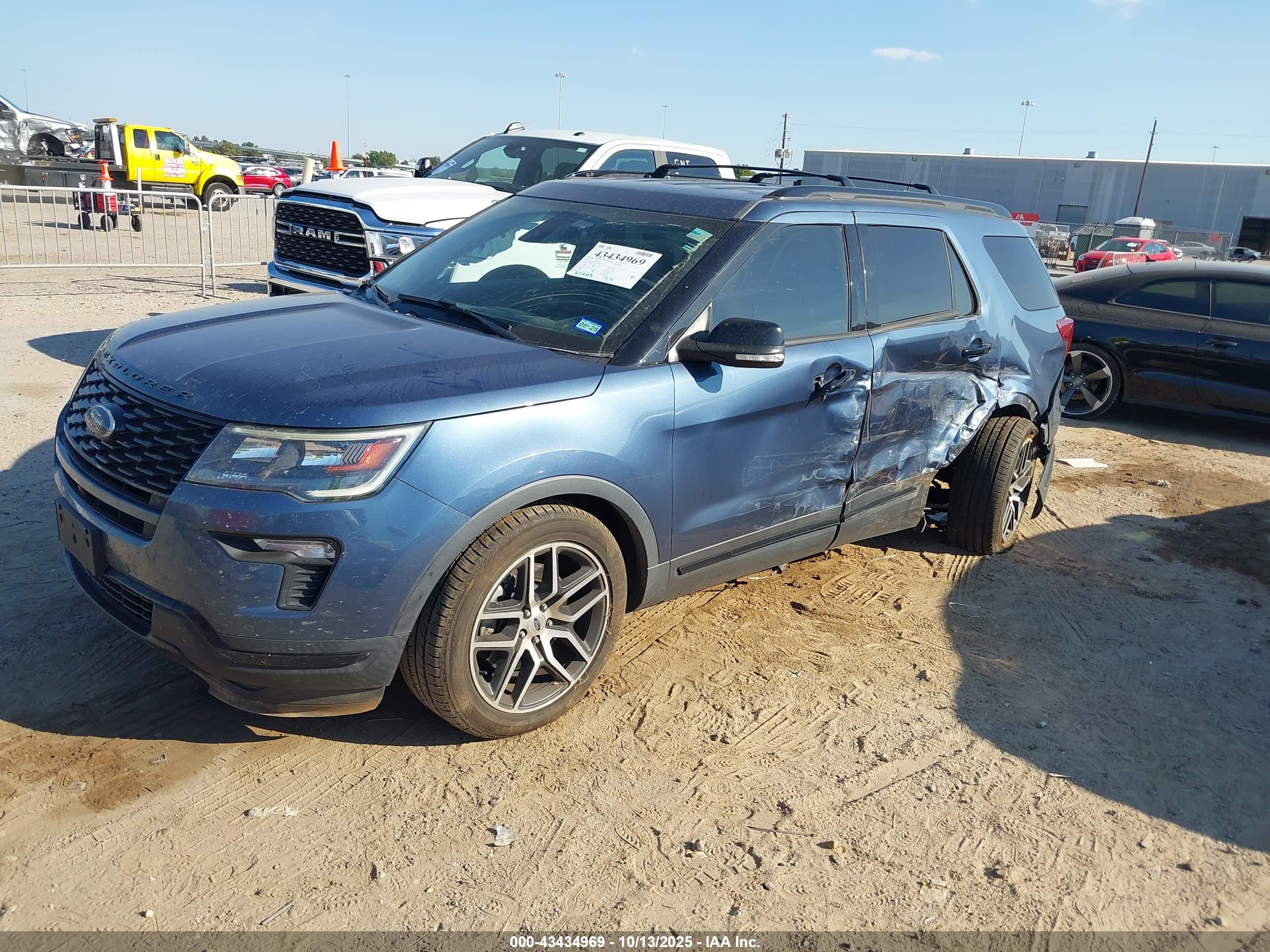 FORD EXPLORER image 2