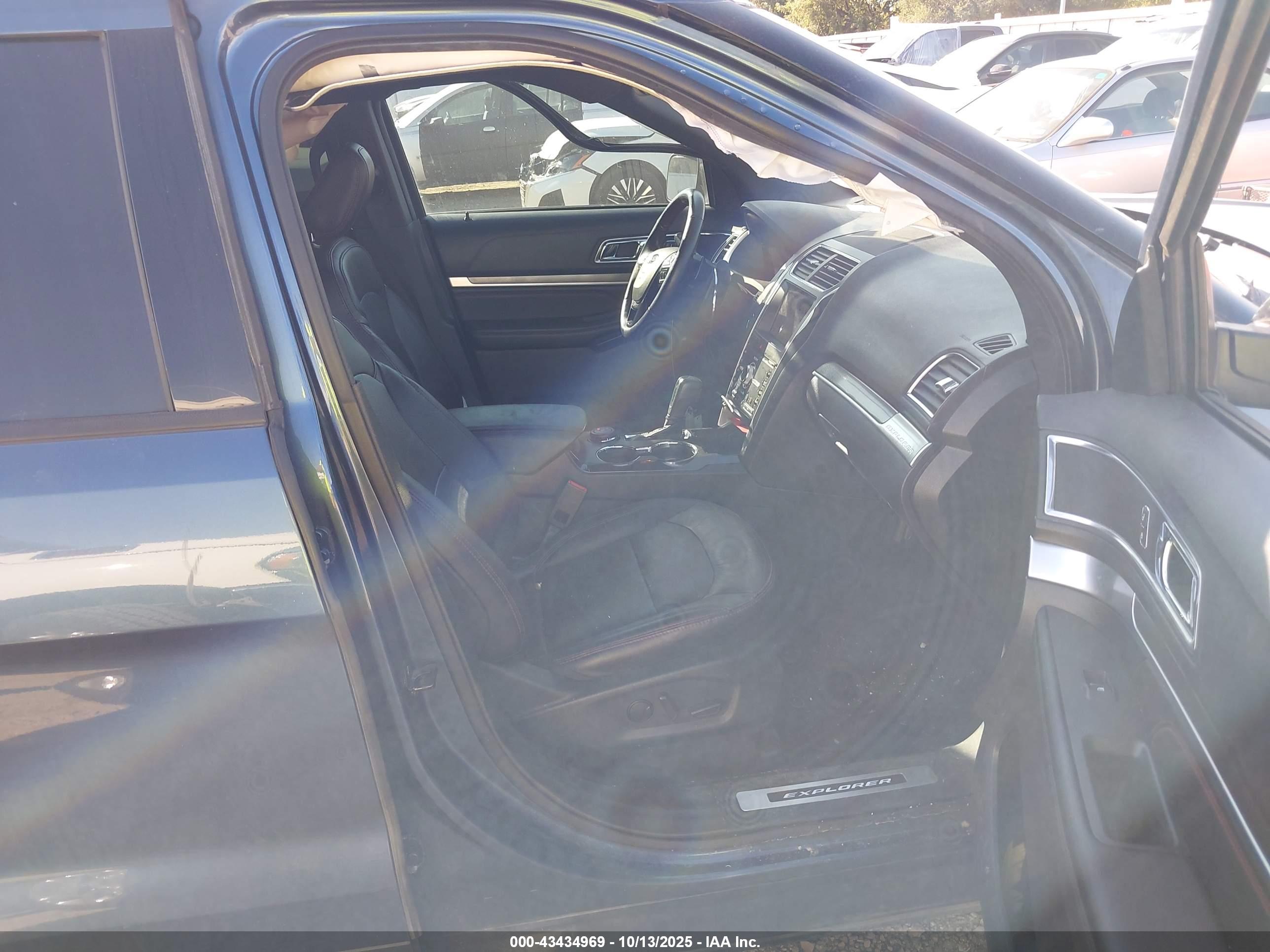 FORD EXPLORER image 5