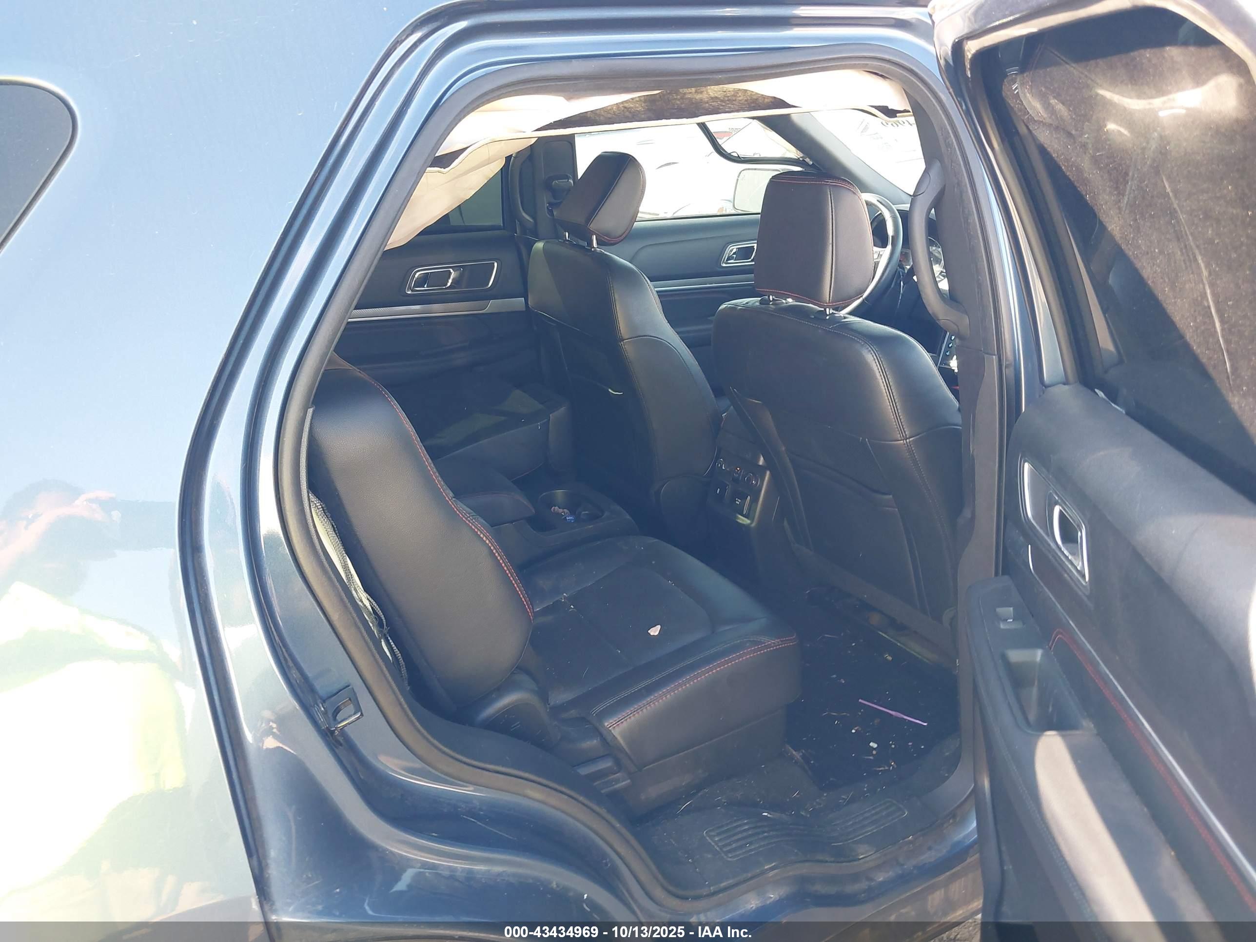FORD EXPLORER image 8