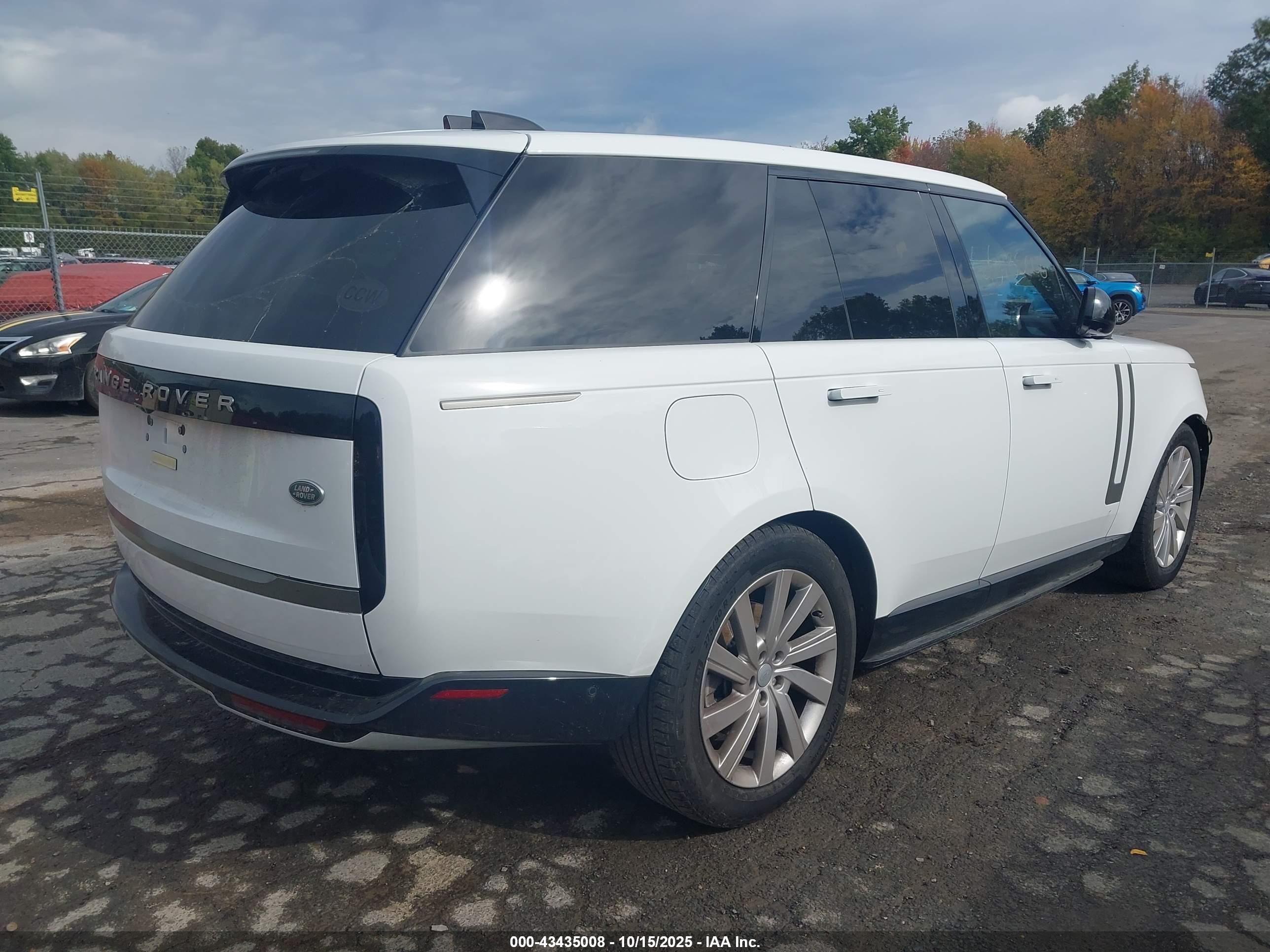 LAND ROVER image 4