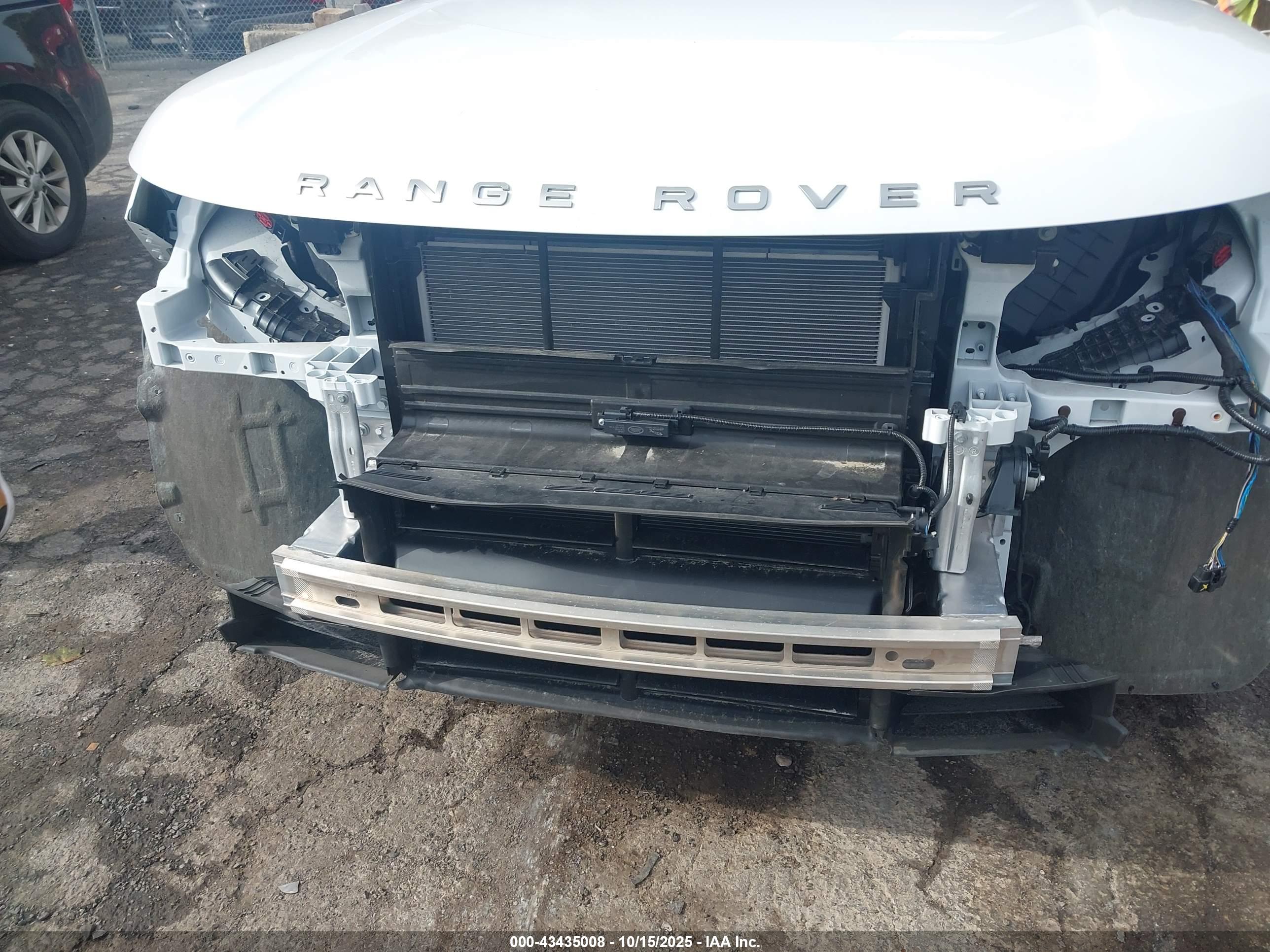 LAND ROVER image 6
