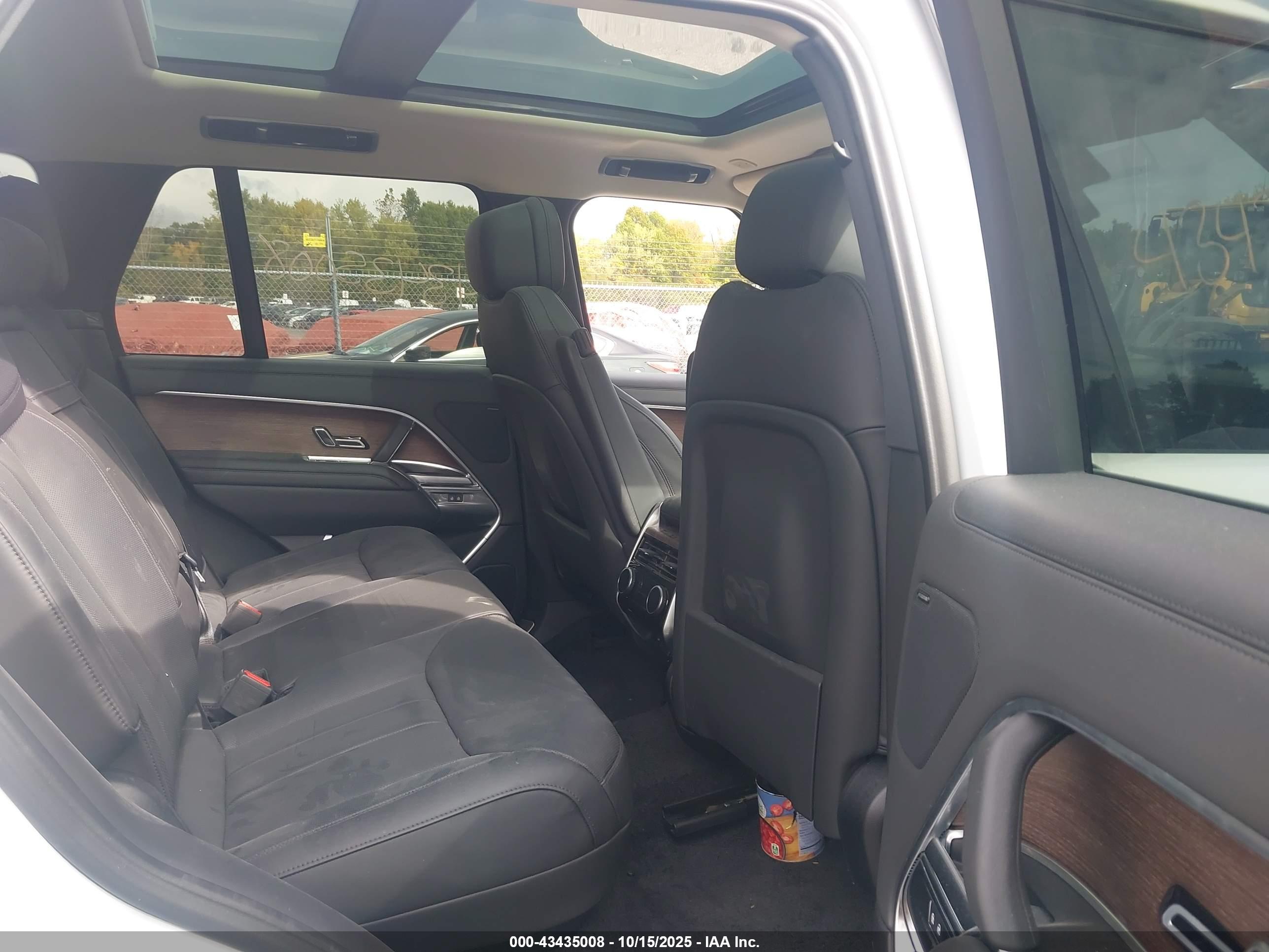 LAND ROVER image 8