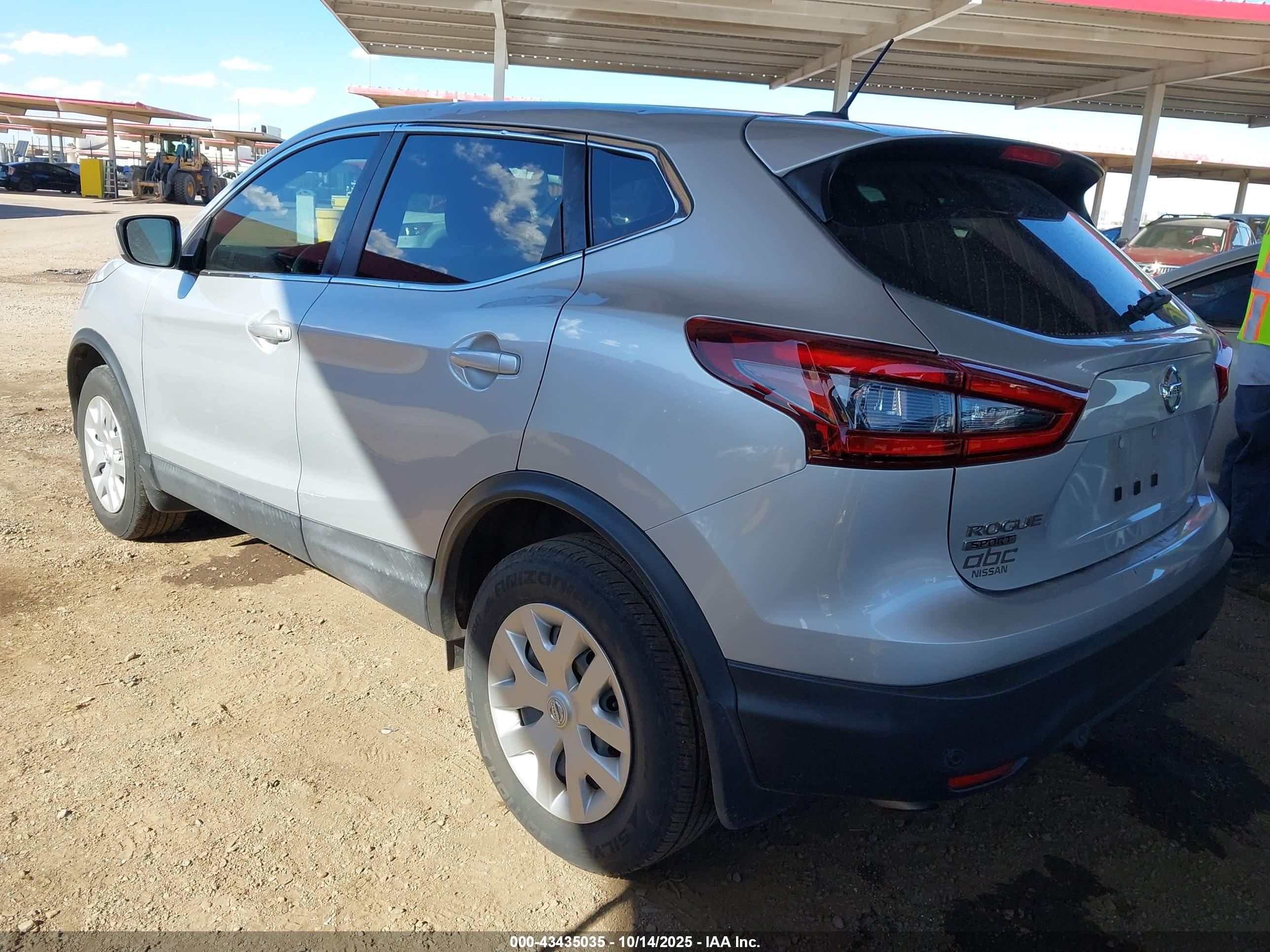 NISSAN ROGUE image 3