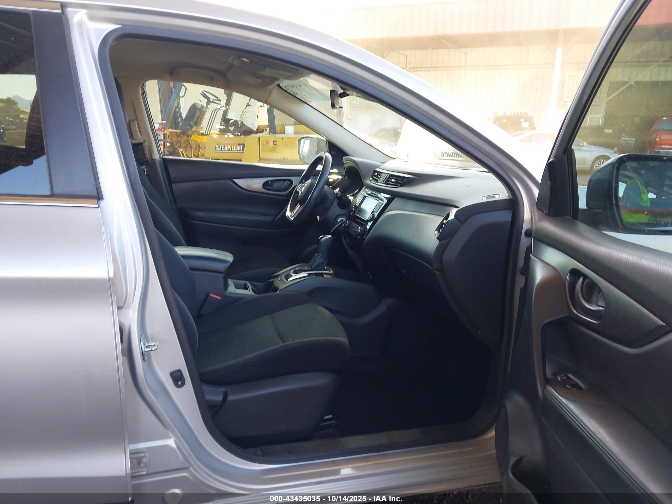 NISSAN ROGUE image 5
