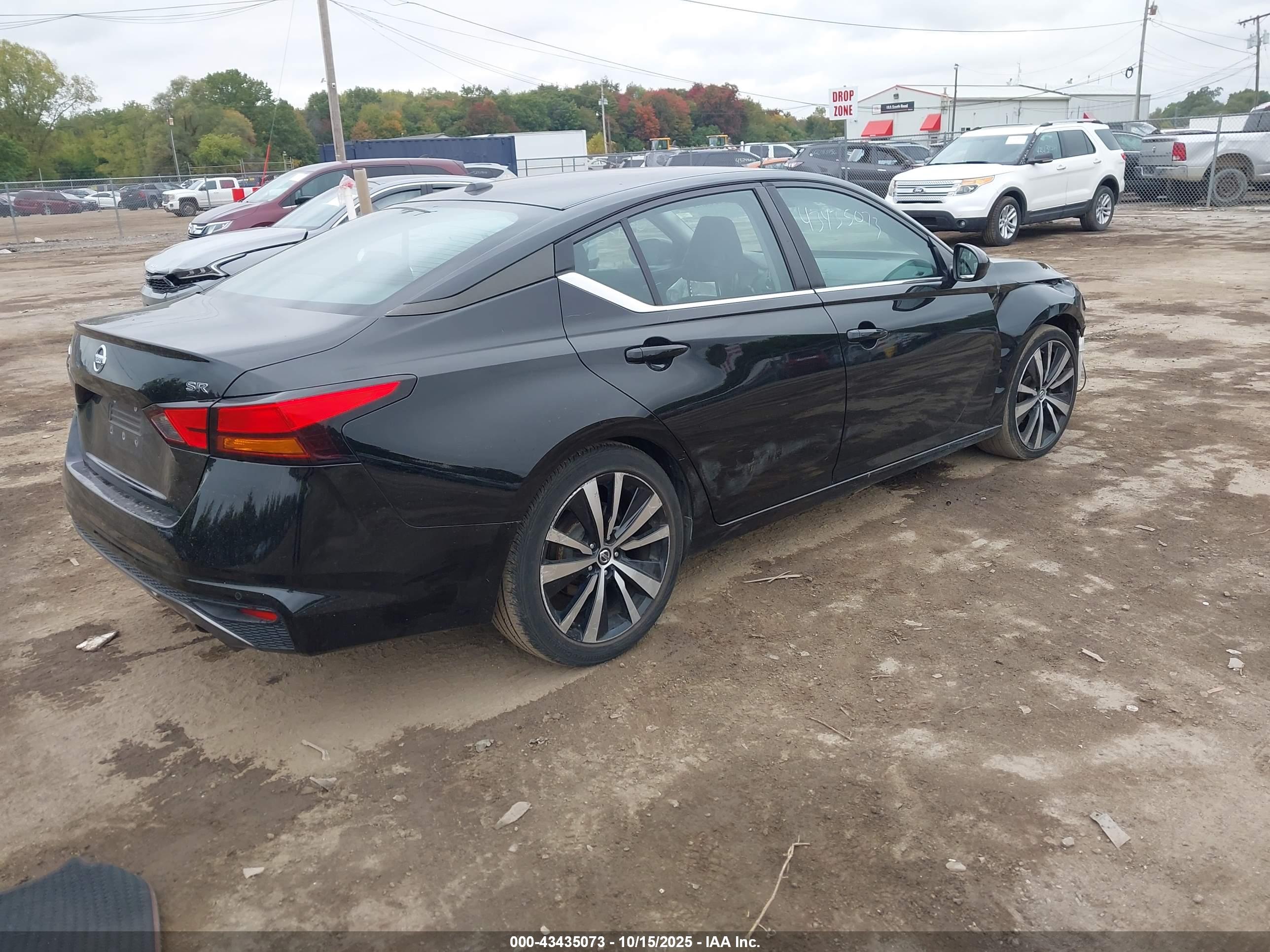 NISSAN ALTIMA image 4