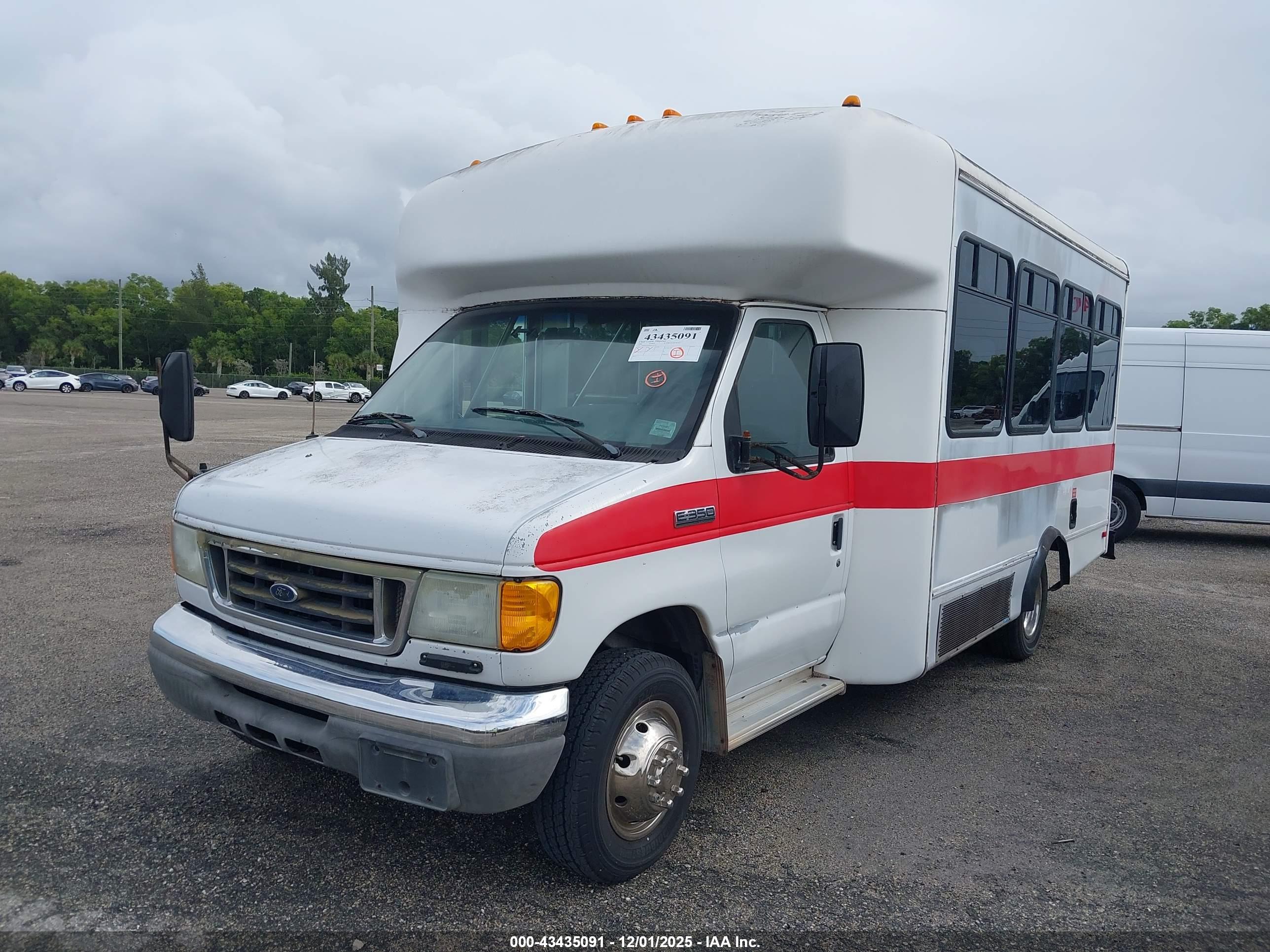 FORD E-350 image 2