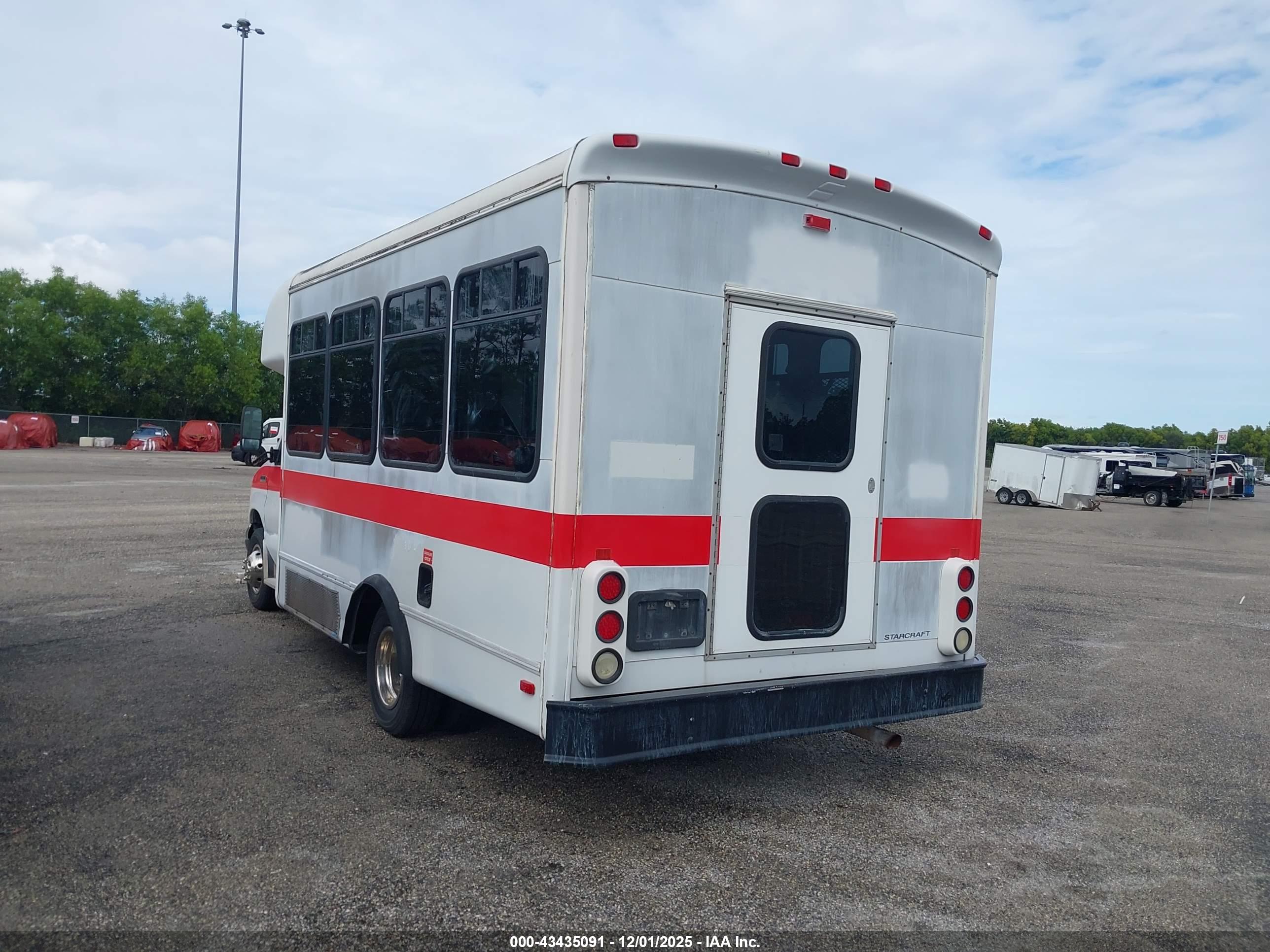 FORD E-350 image 3