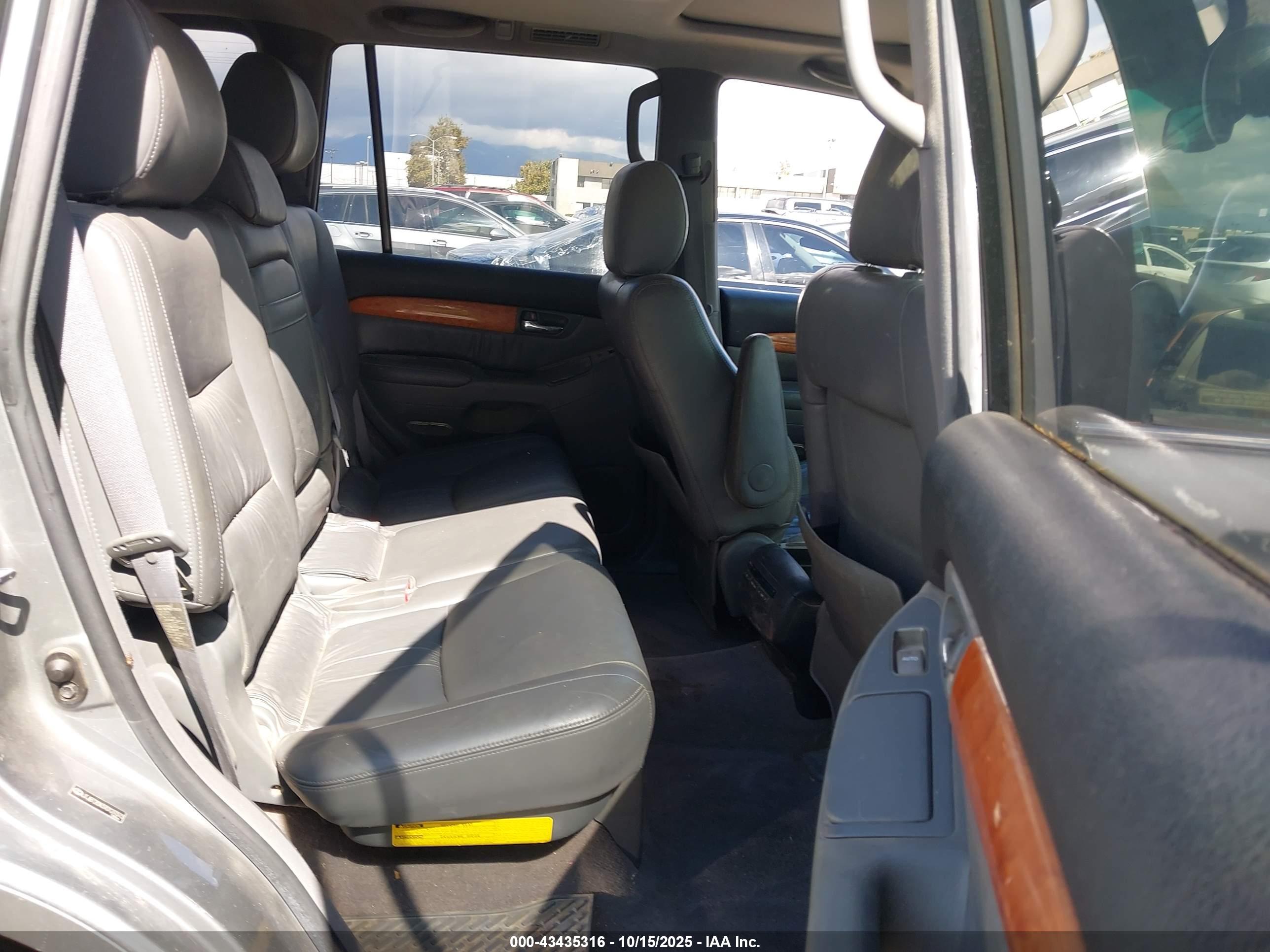 LEXUS GX image 8
