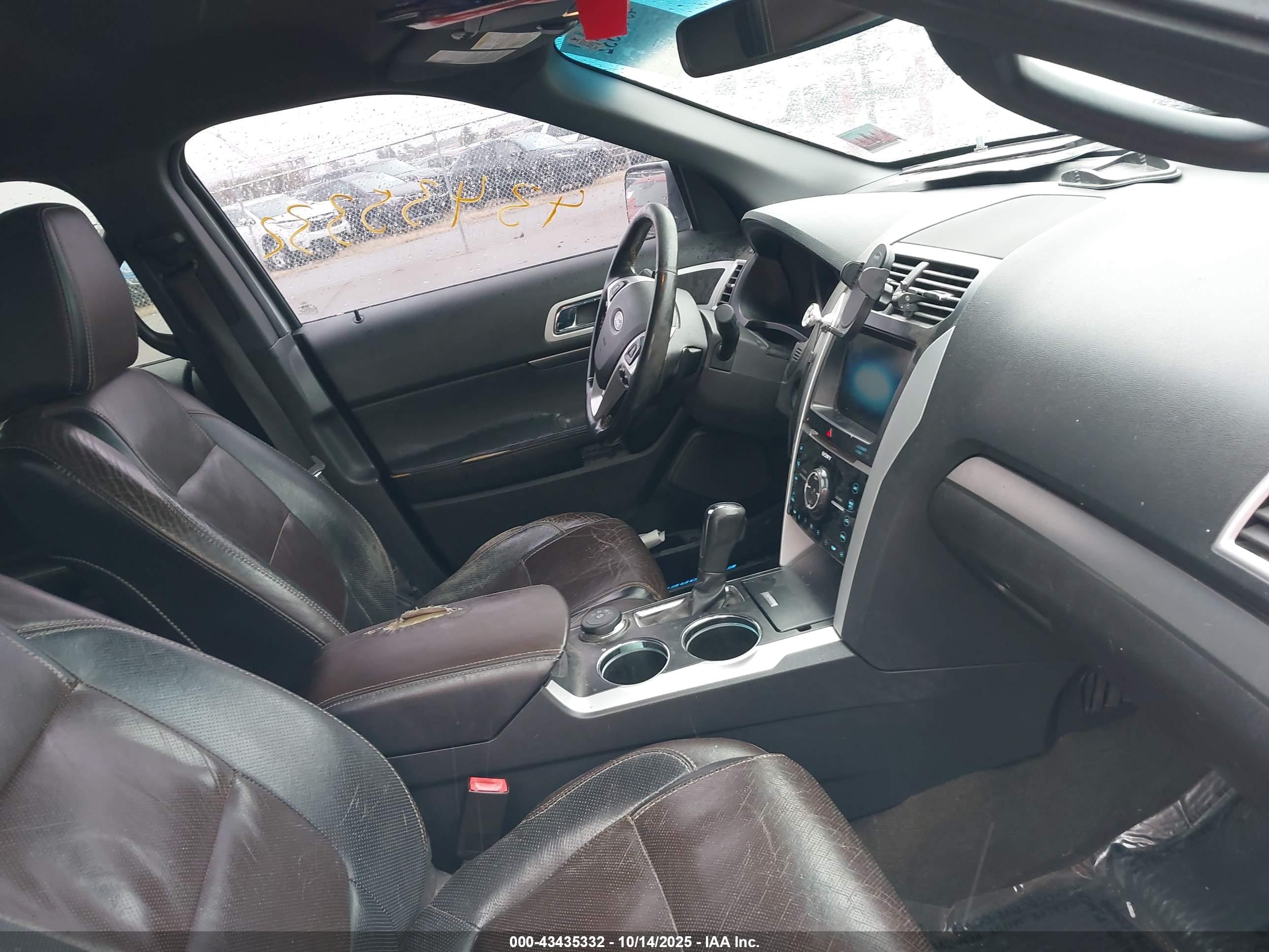FORD EXPLORER image 5