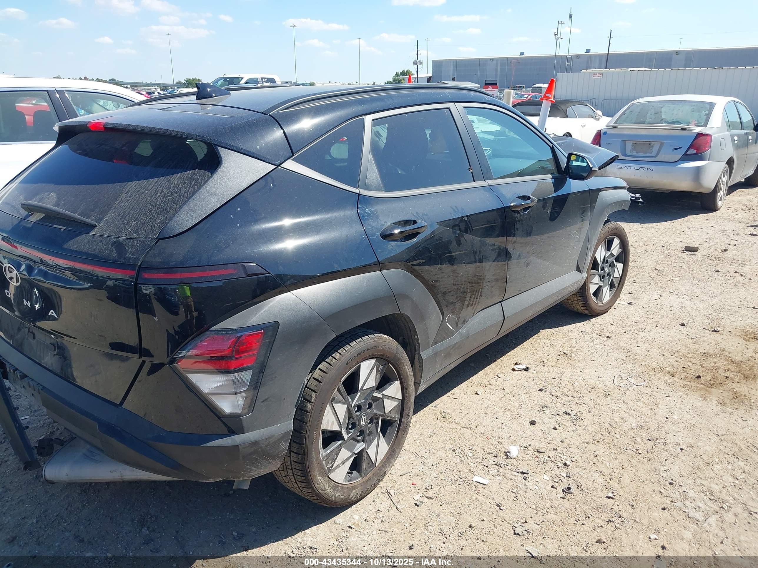 HYUNDAI KONA image 4