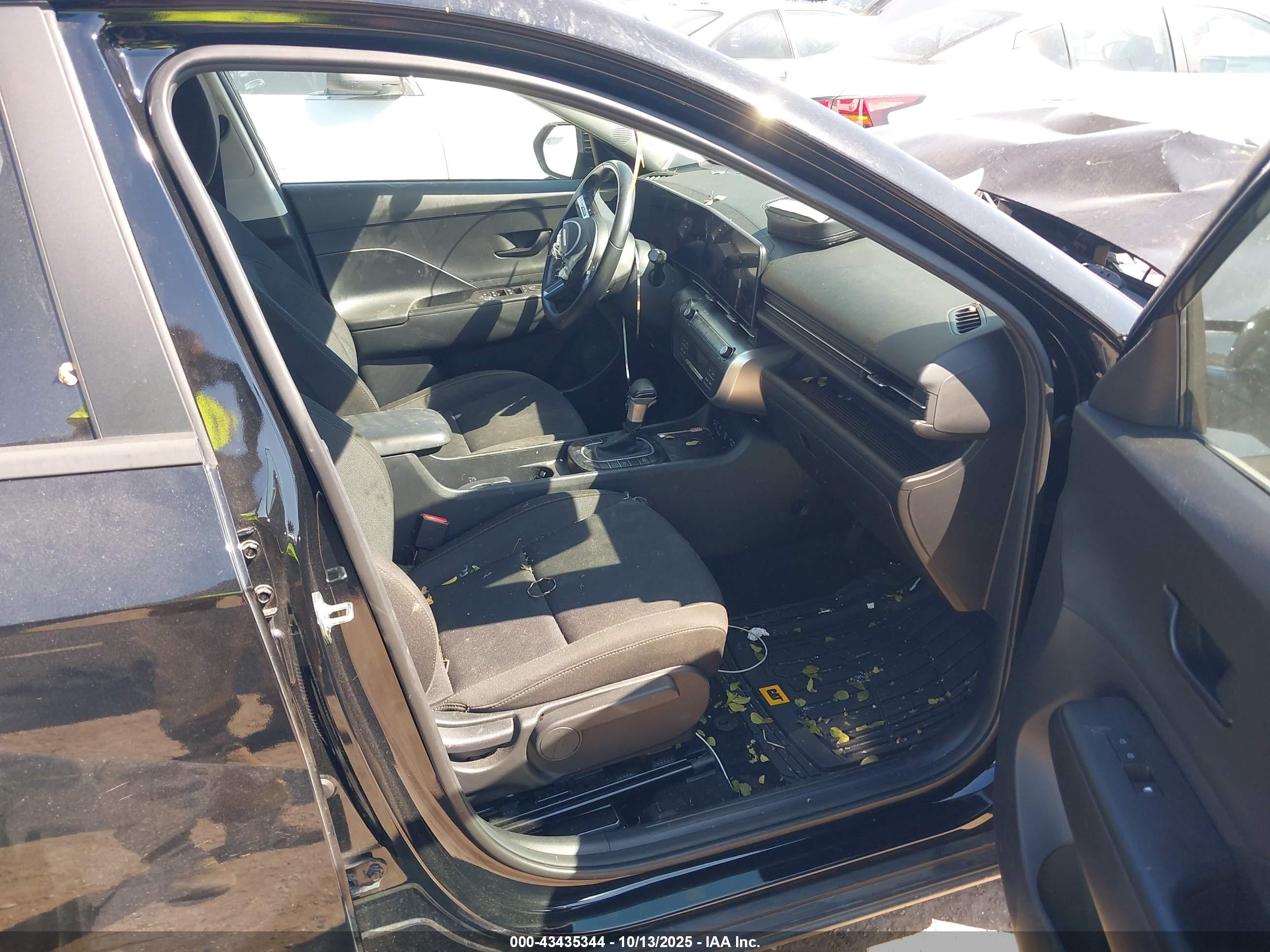 HYUNDAI KONA image 5