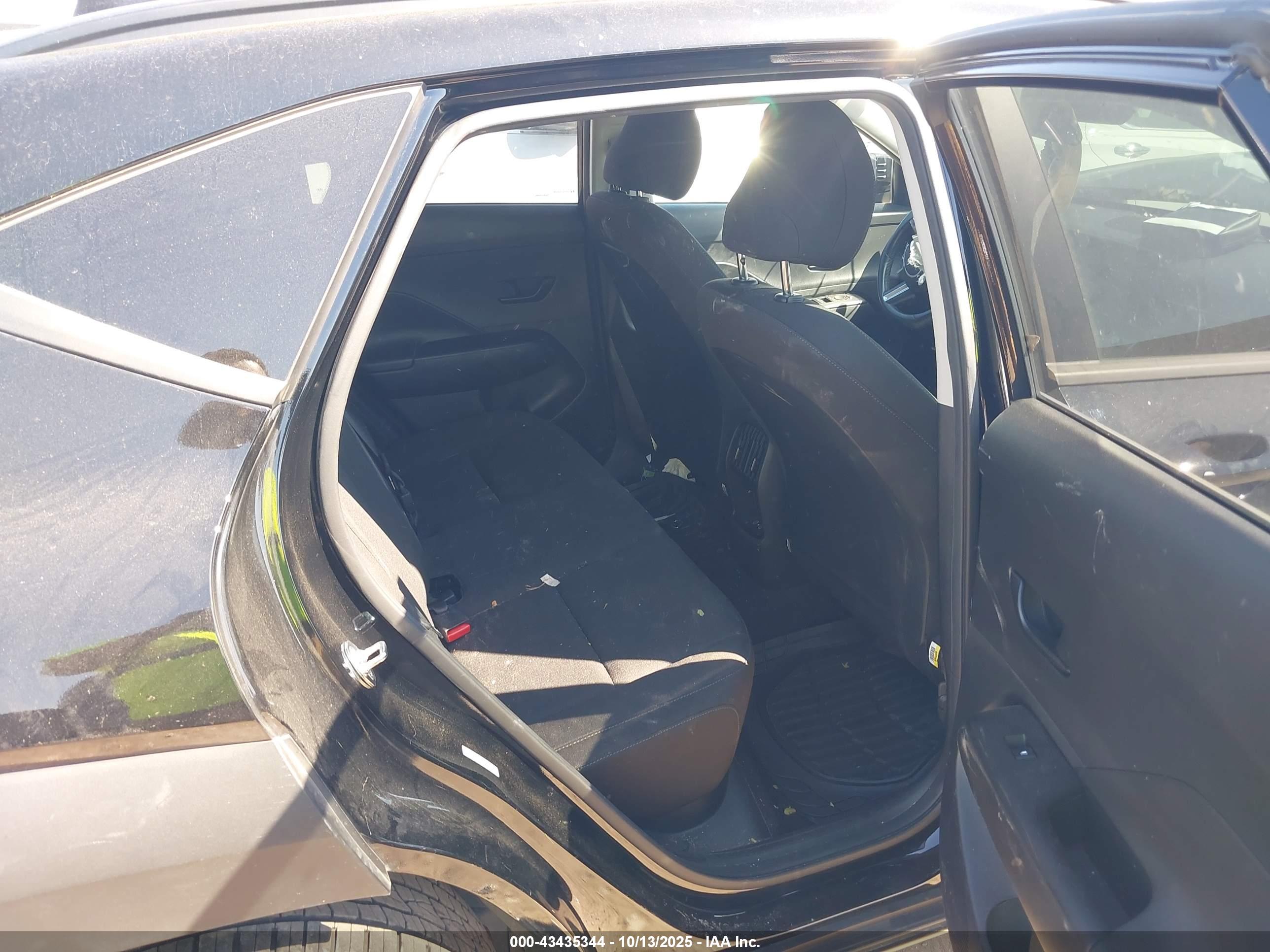 HYUNDAI KONA image 8