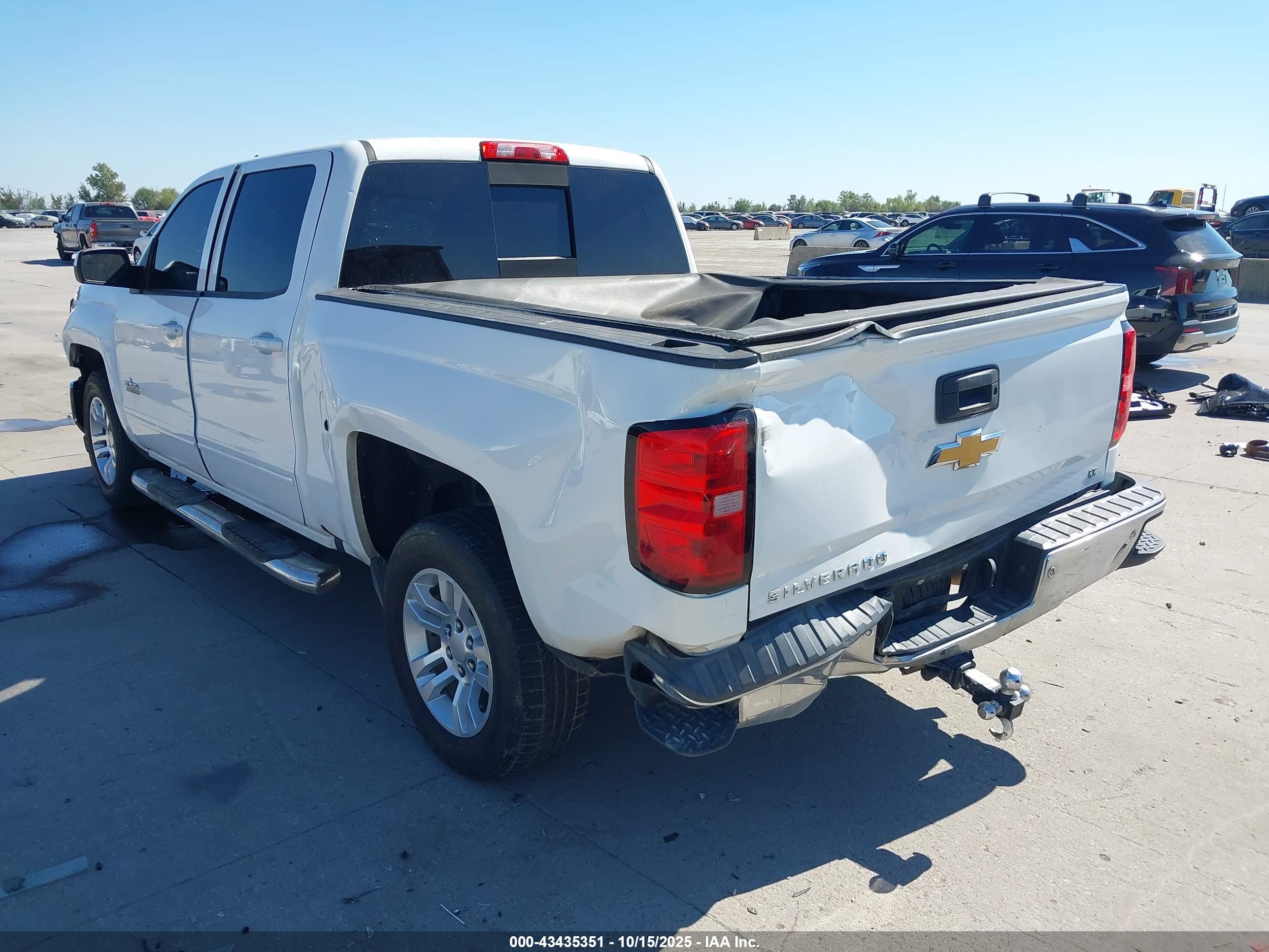CHEVROLET SILVERADO image 3