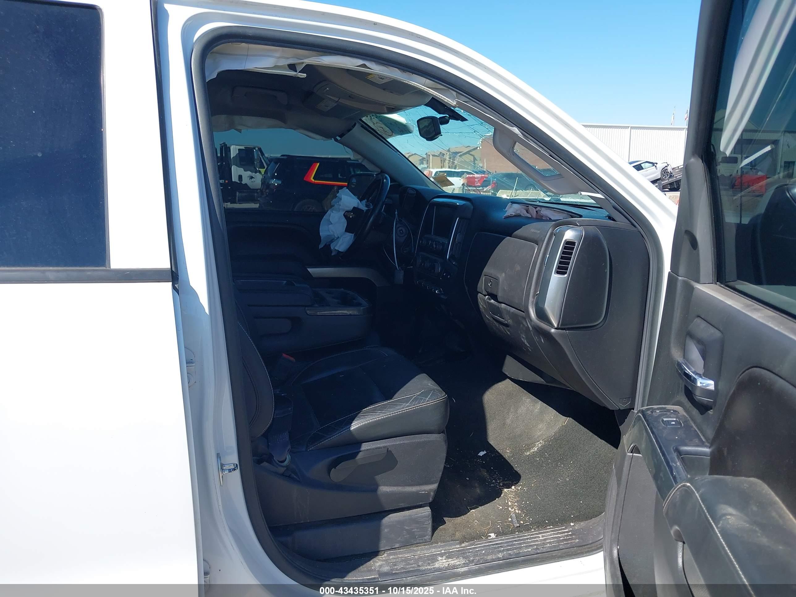 CHEVROLET SILVERADO image 5