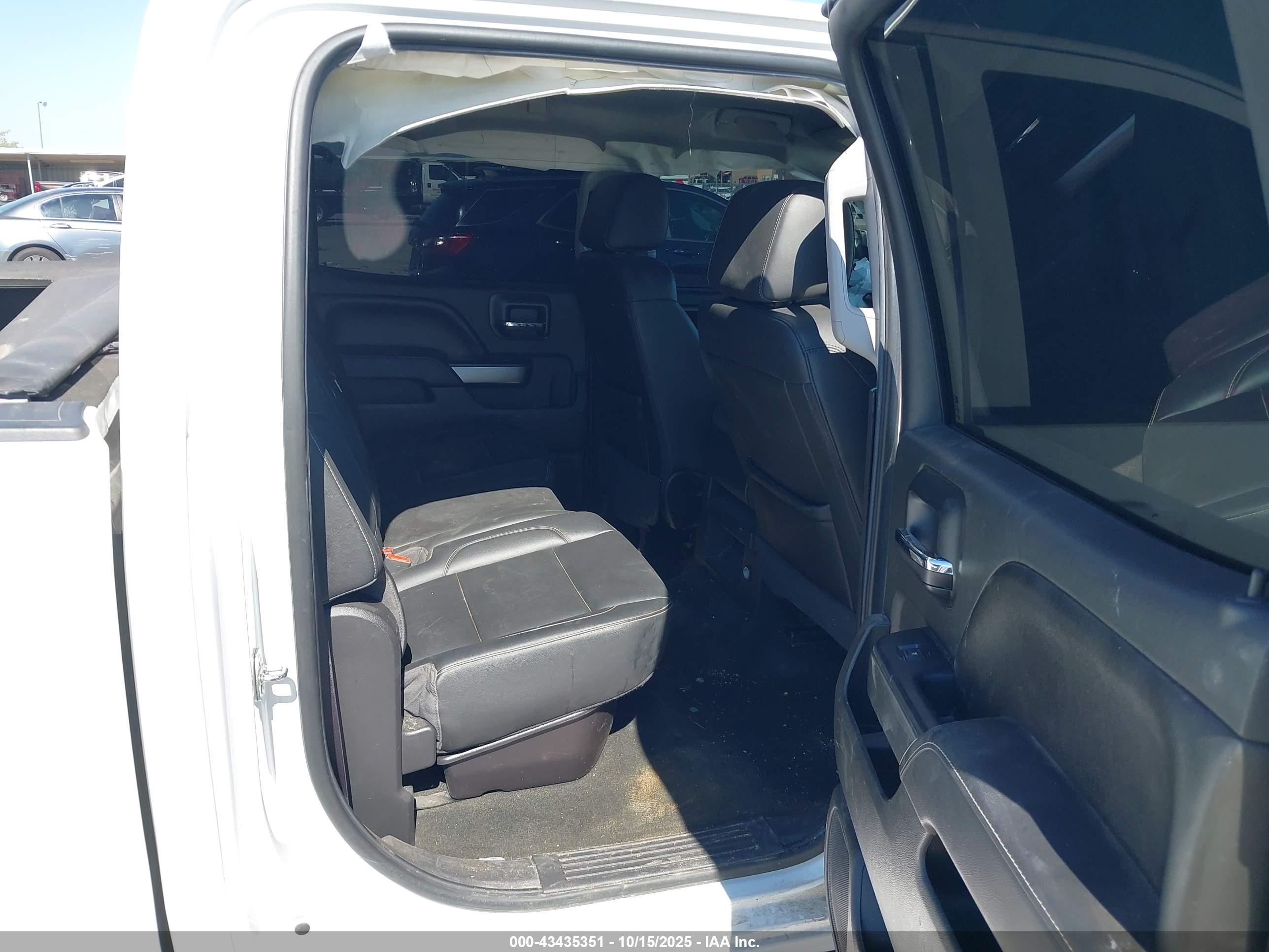 CHEVROLET SILVERADO image 8