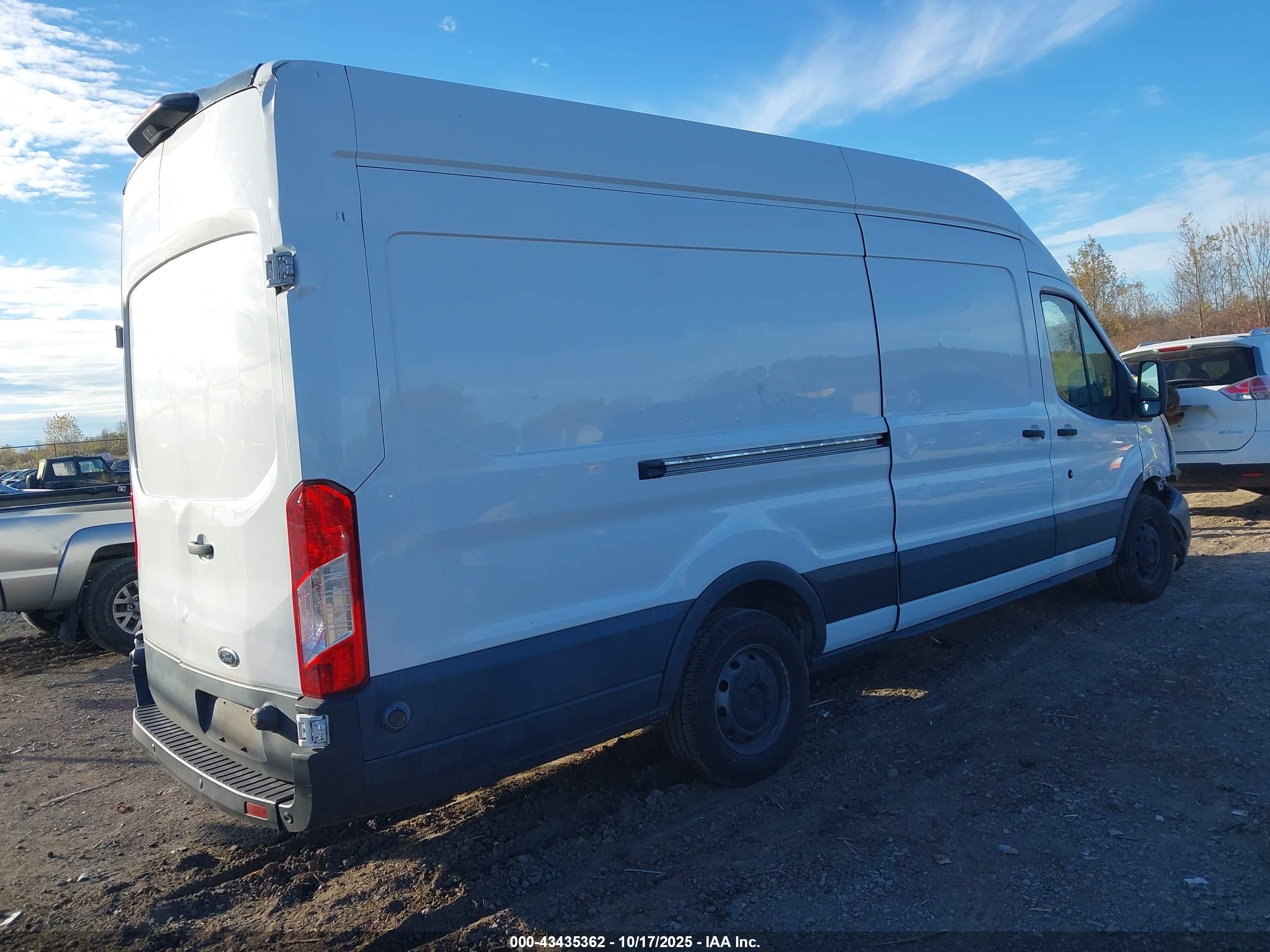 FORD TRANSIT-350 image 4