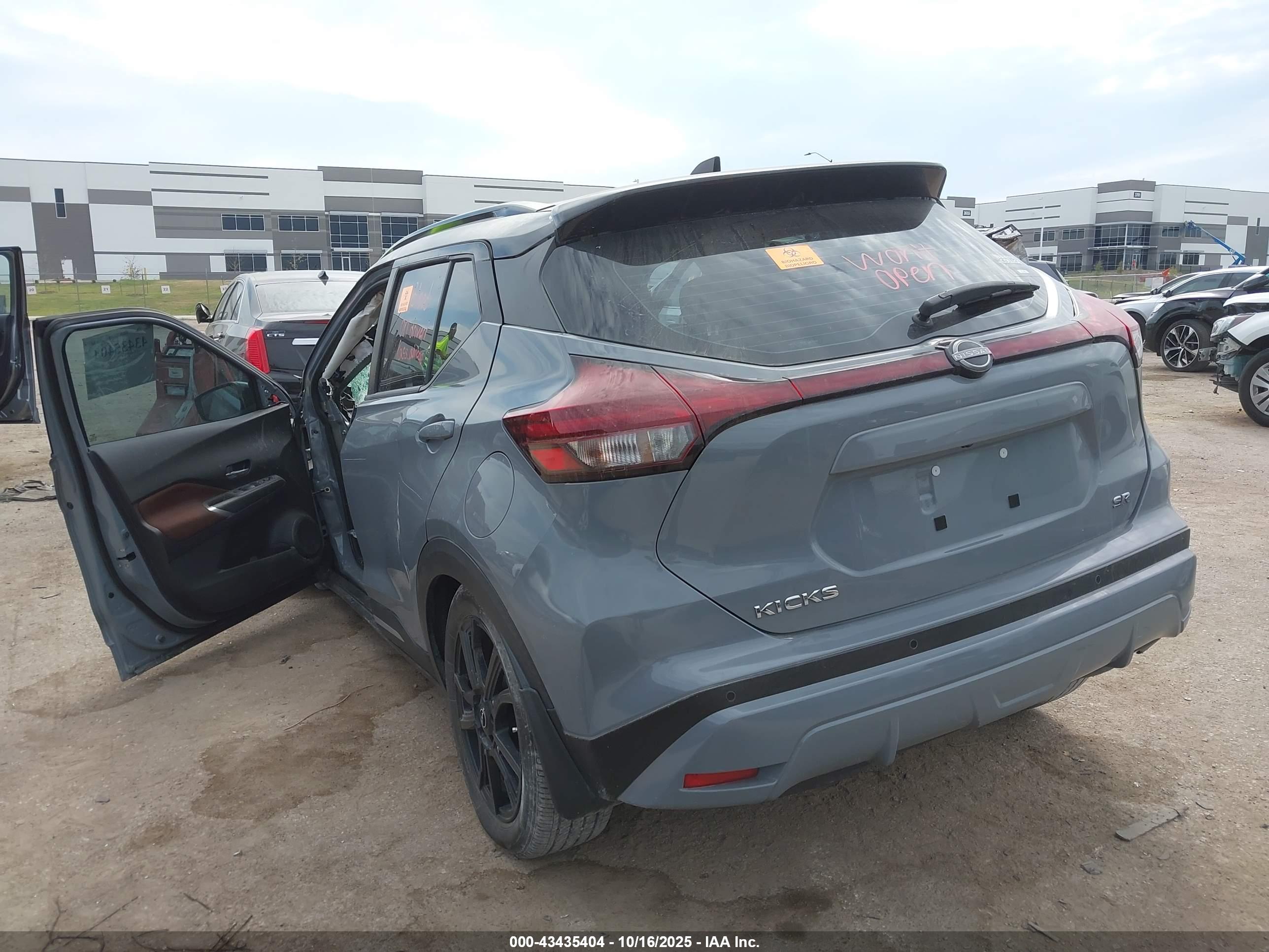 NISSAN KICKS image 3