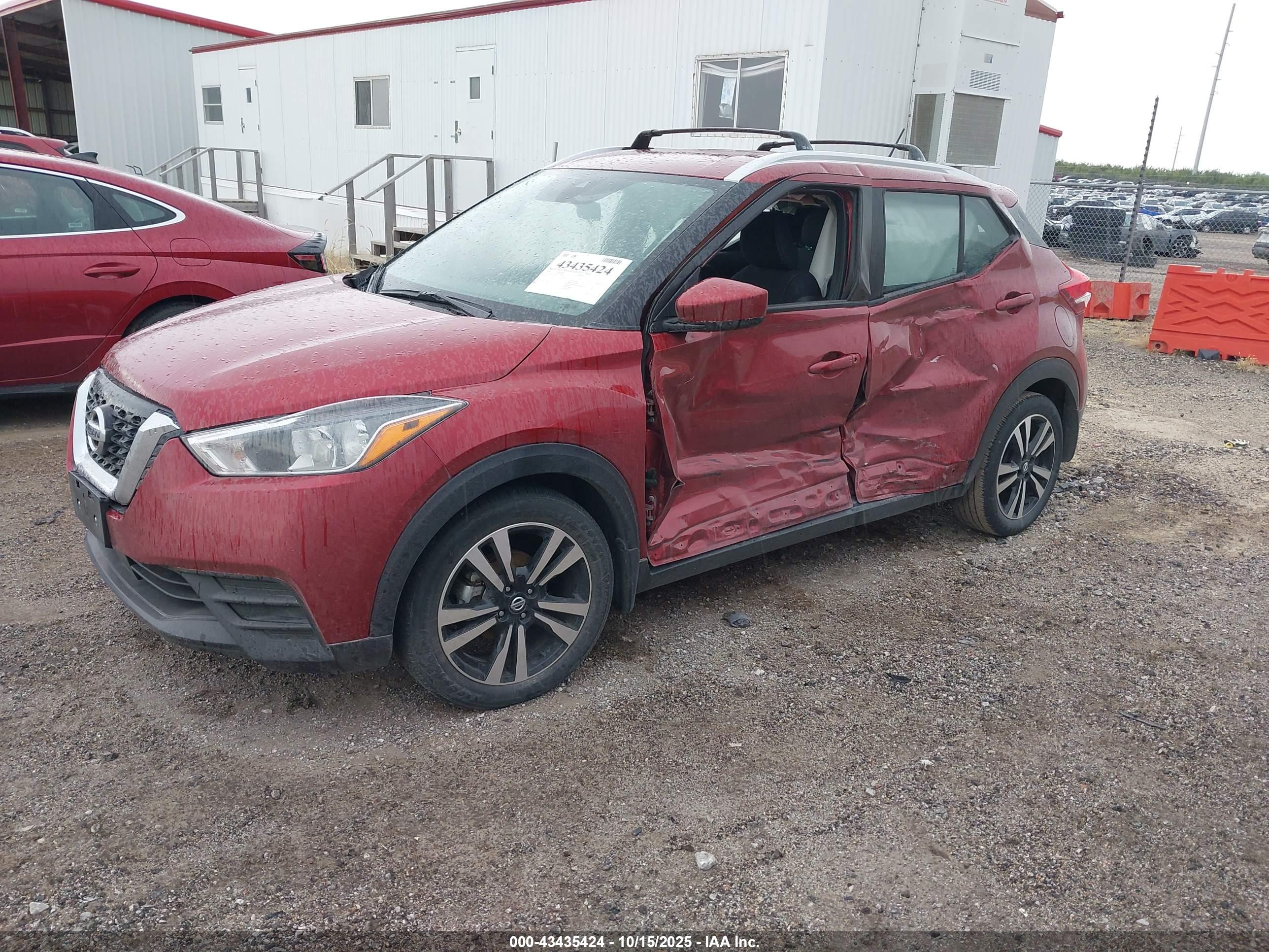 NISSAN KICKS image 2