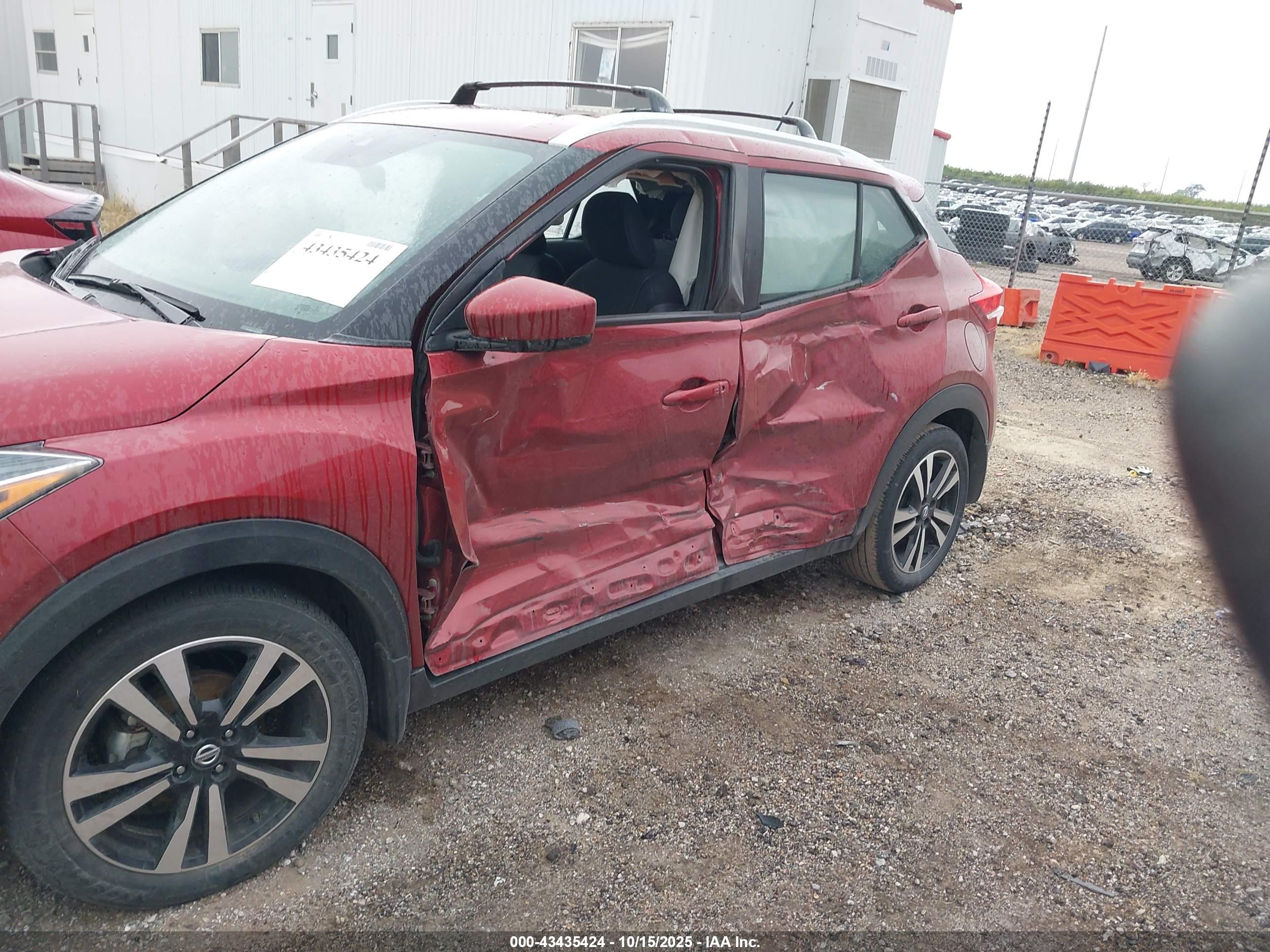 NISSAN KICKS image 6