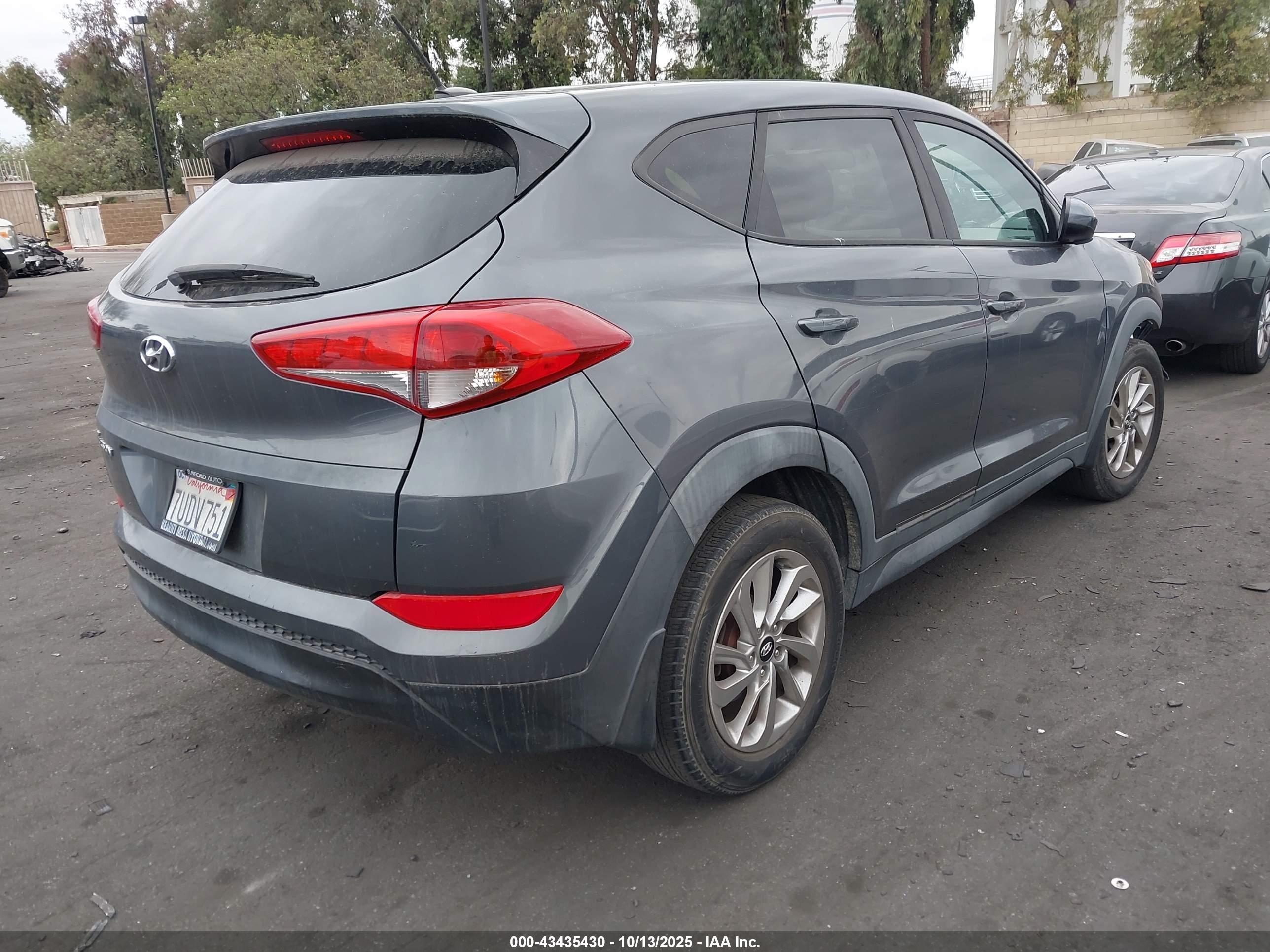 HYUNDAI TUCSON image 4