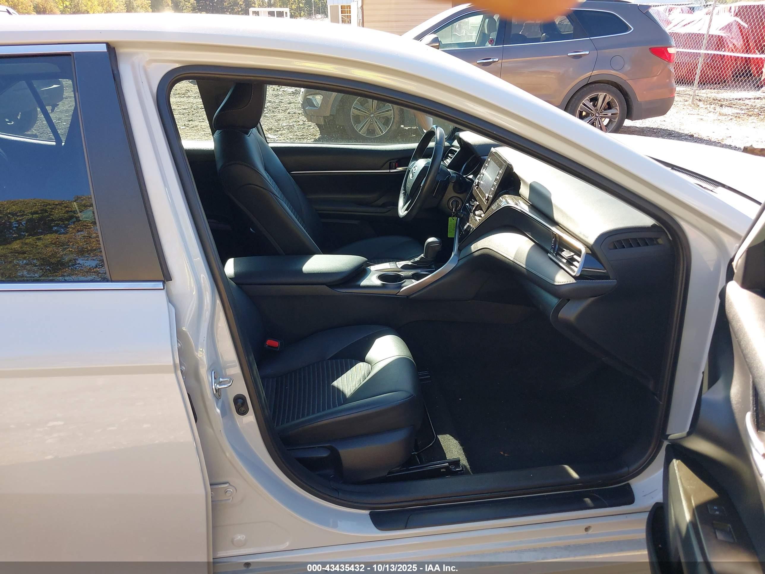 TOYOTA CAMRY image 5
