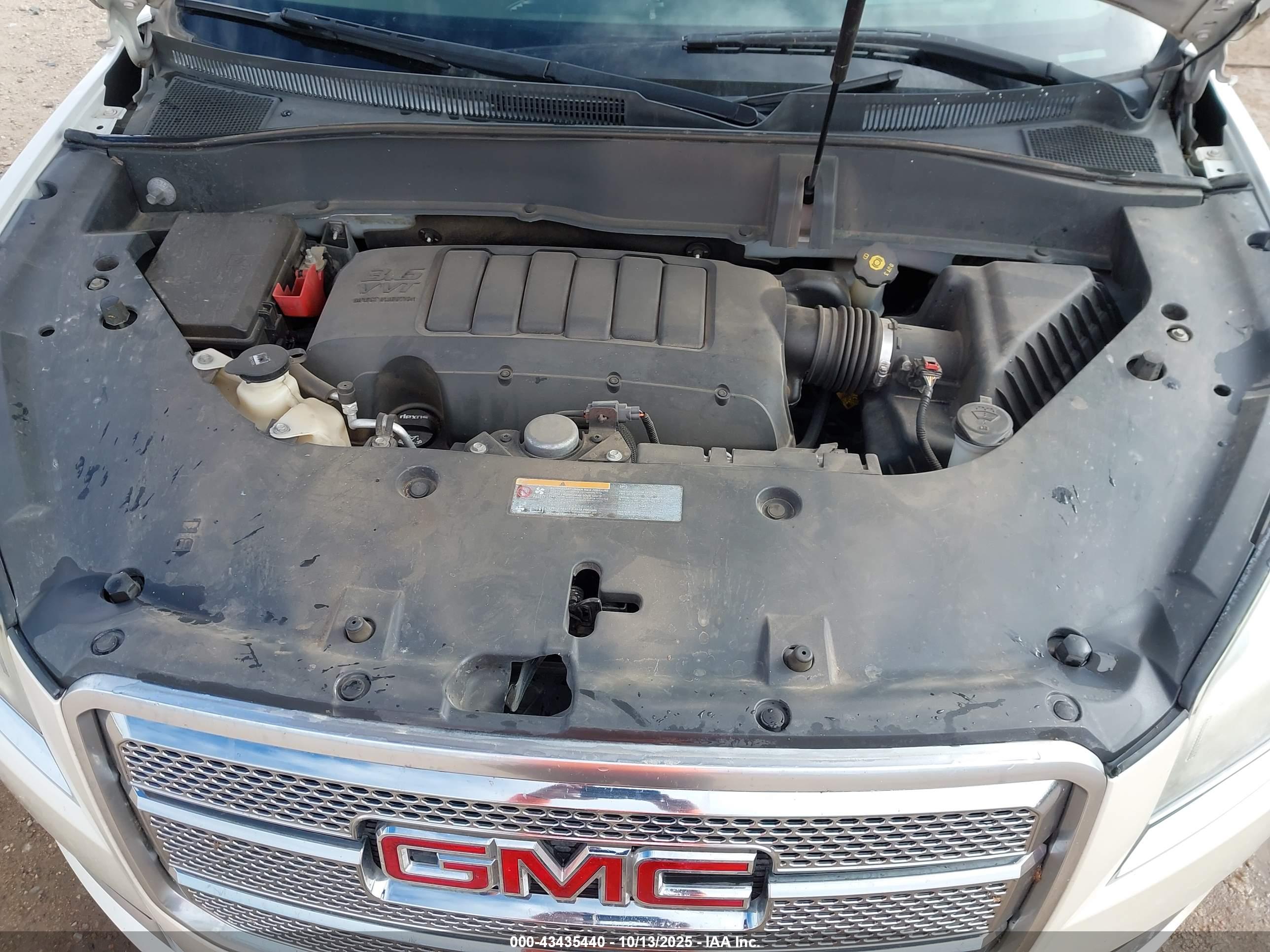 GMC ACADIA image 10