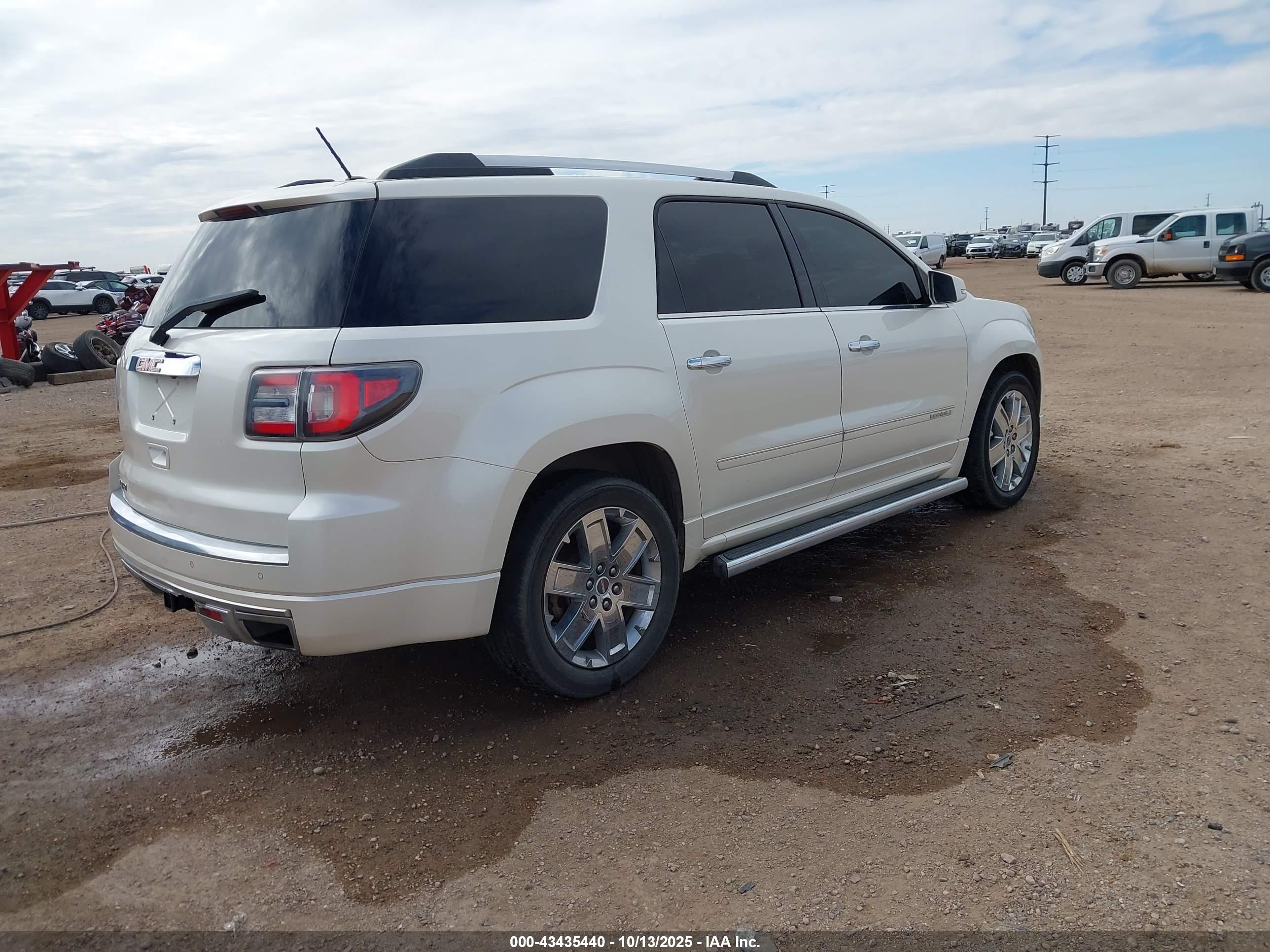 GMC ACADIA image 4