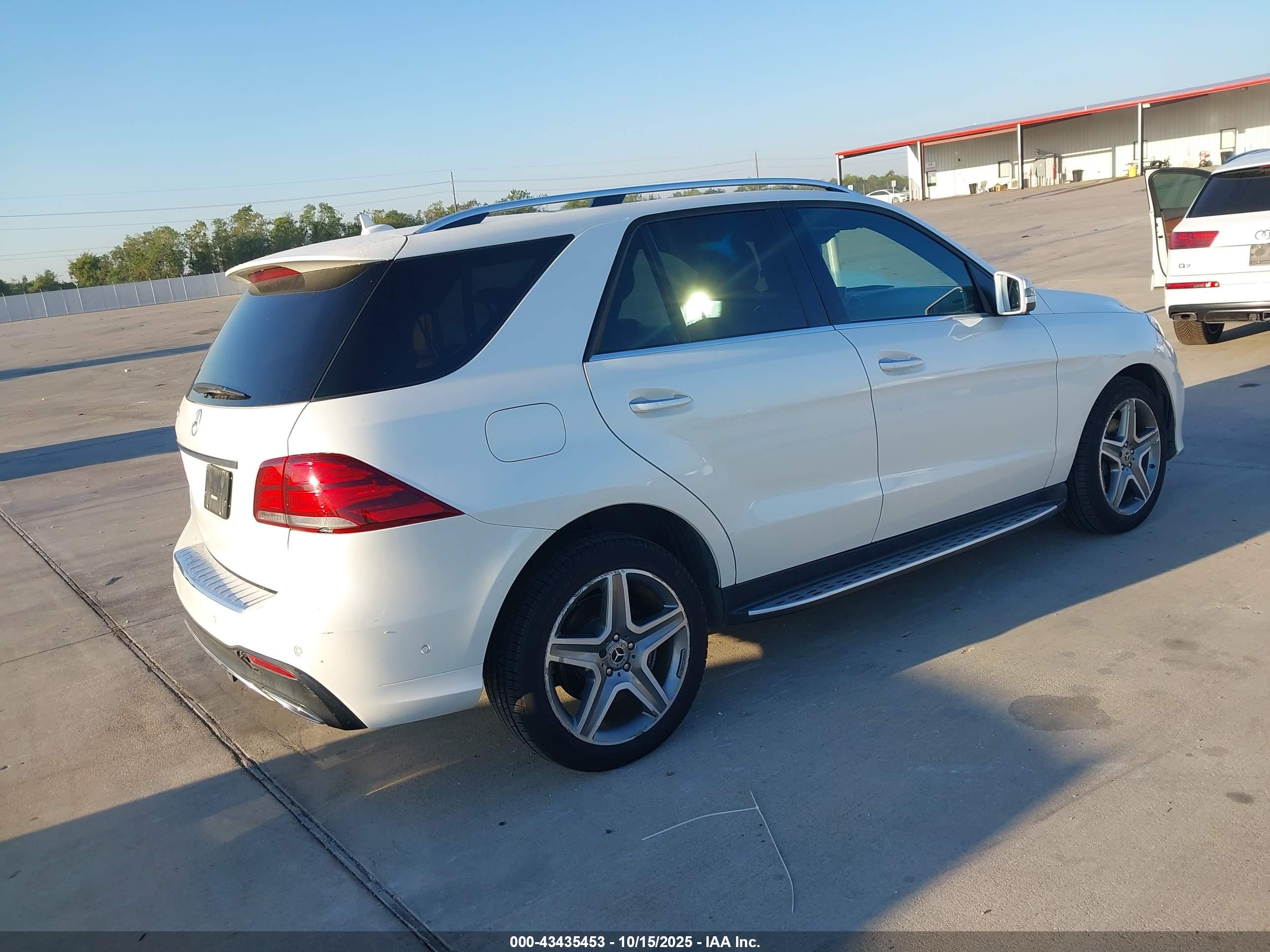 MERCEDES-BENZ GLE image 4