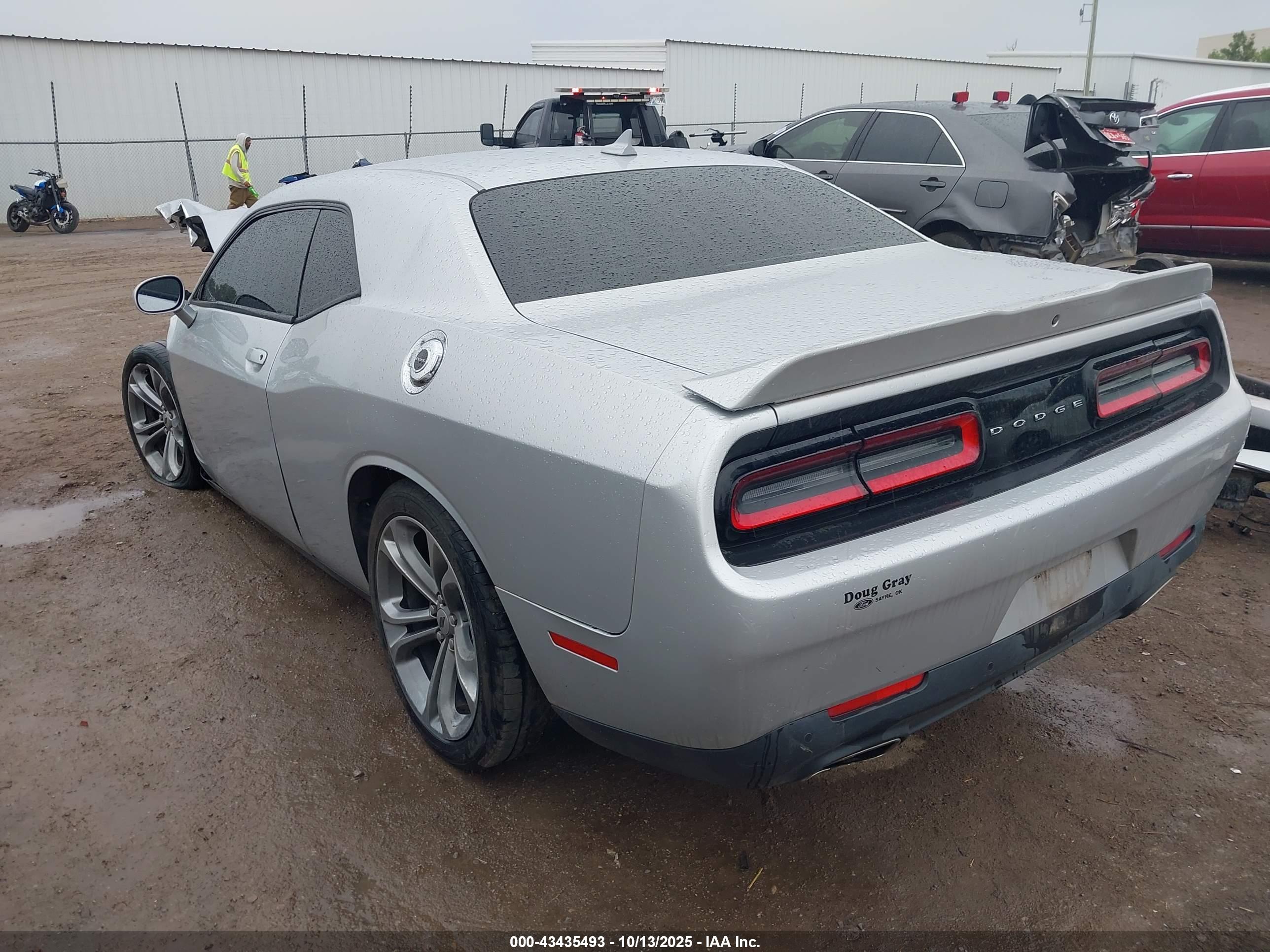 DODGE CHALLENGER image 3