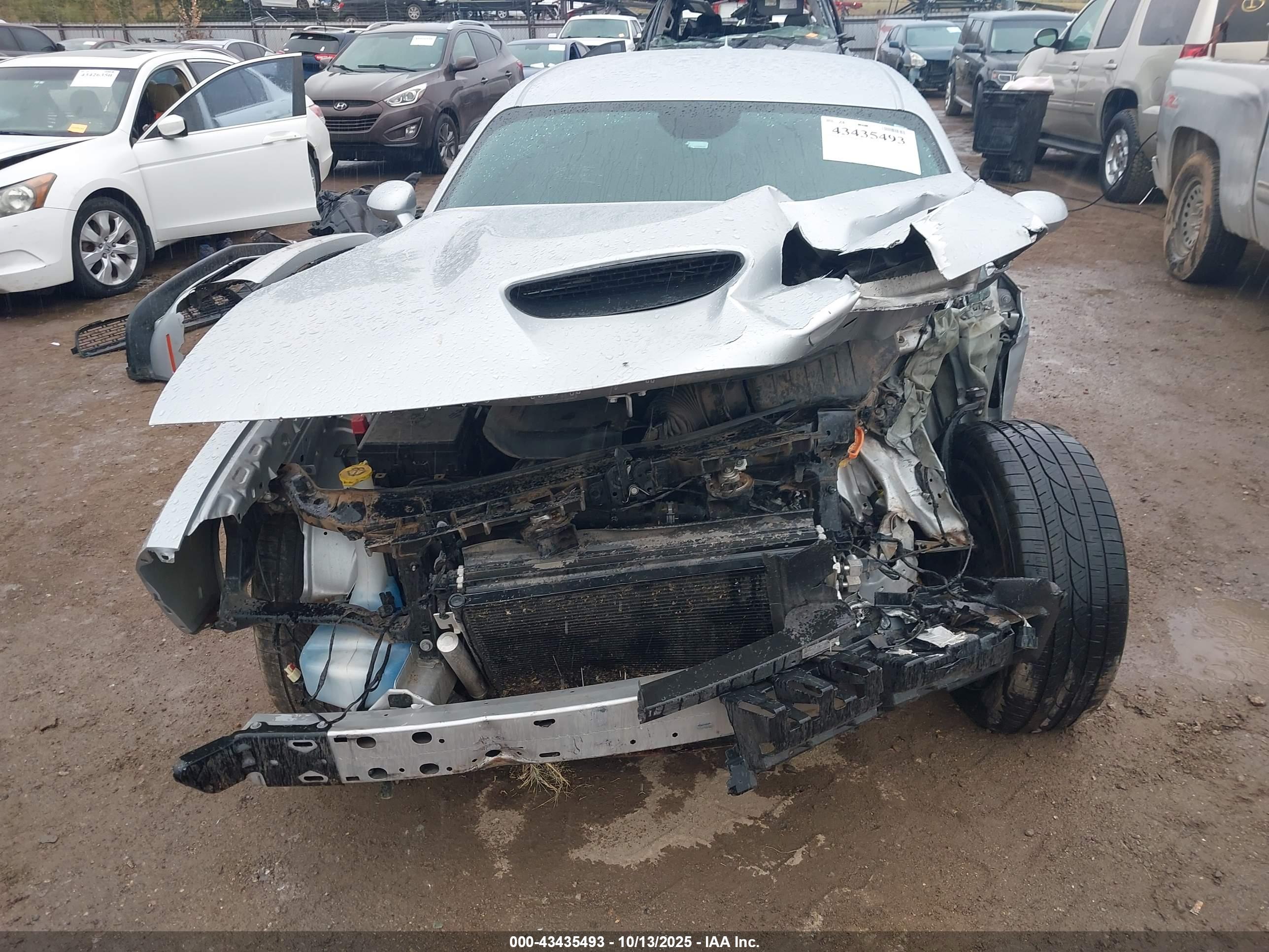DODGE CHALLENGER image 6