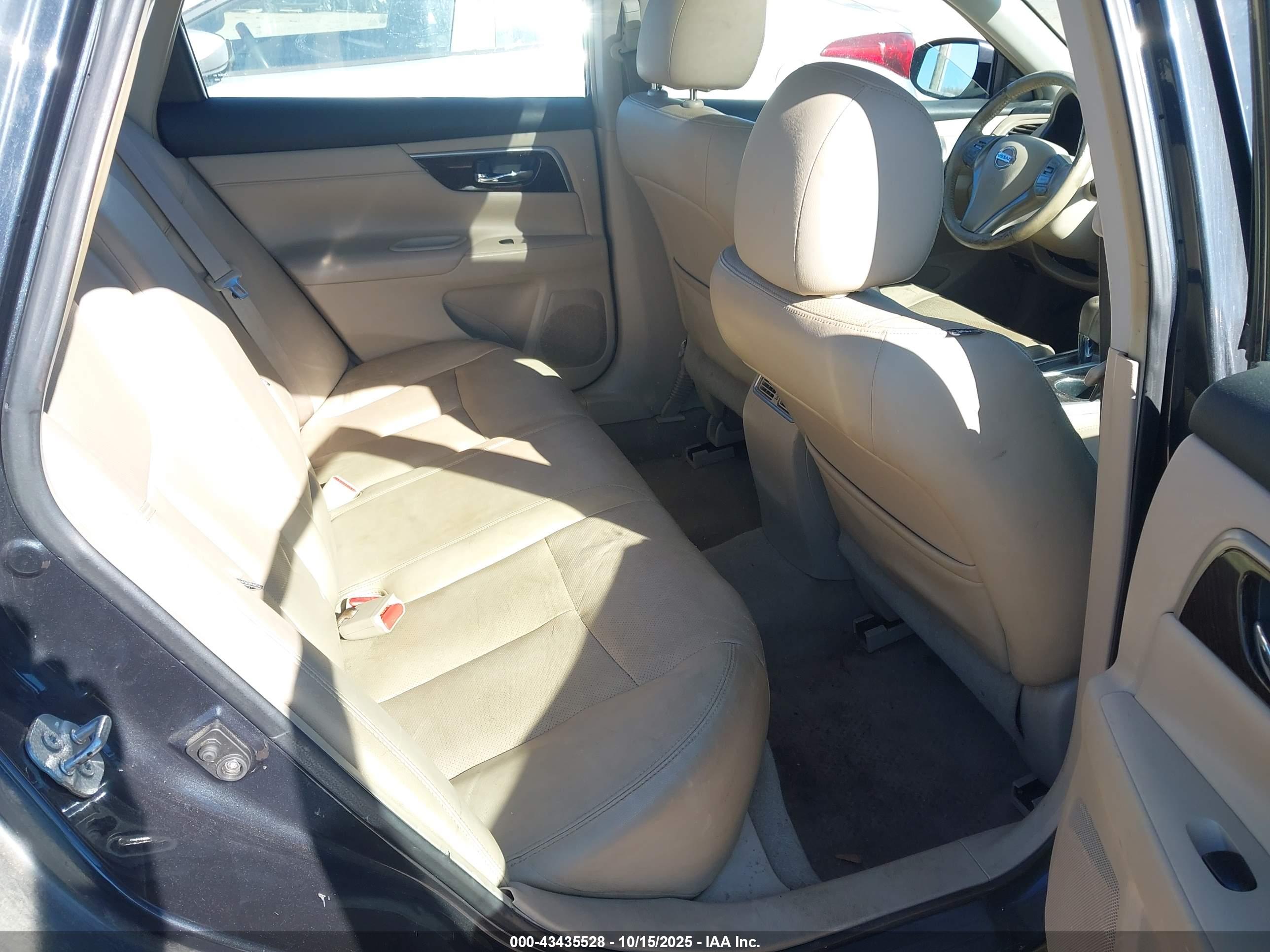 NISSAN ALTIMA image 8