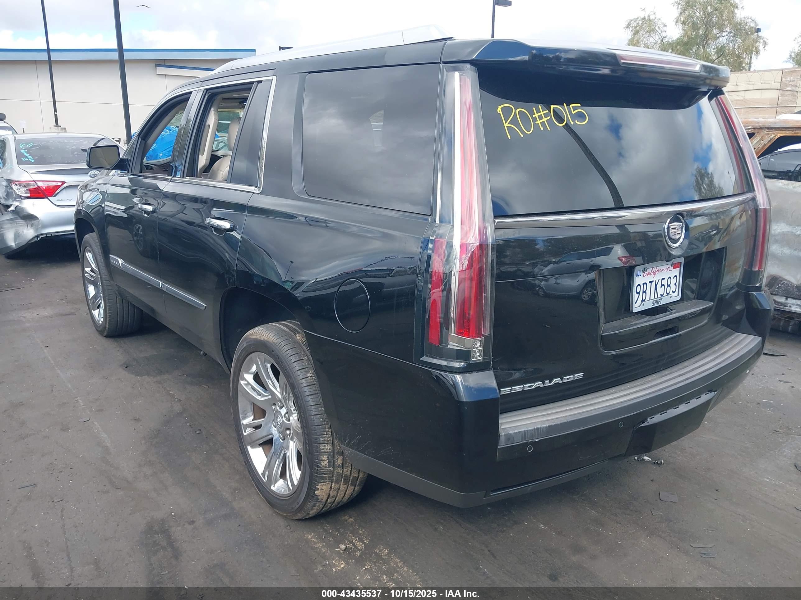 CADILLAC ESCALADE image 3