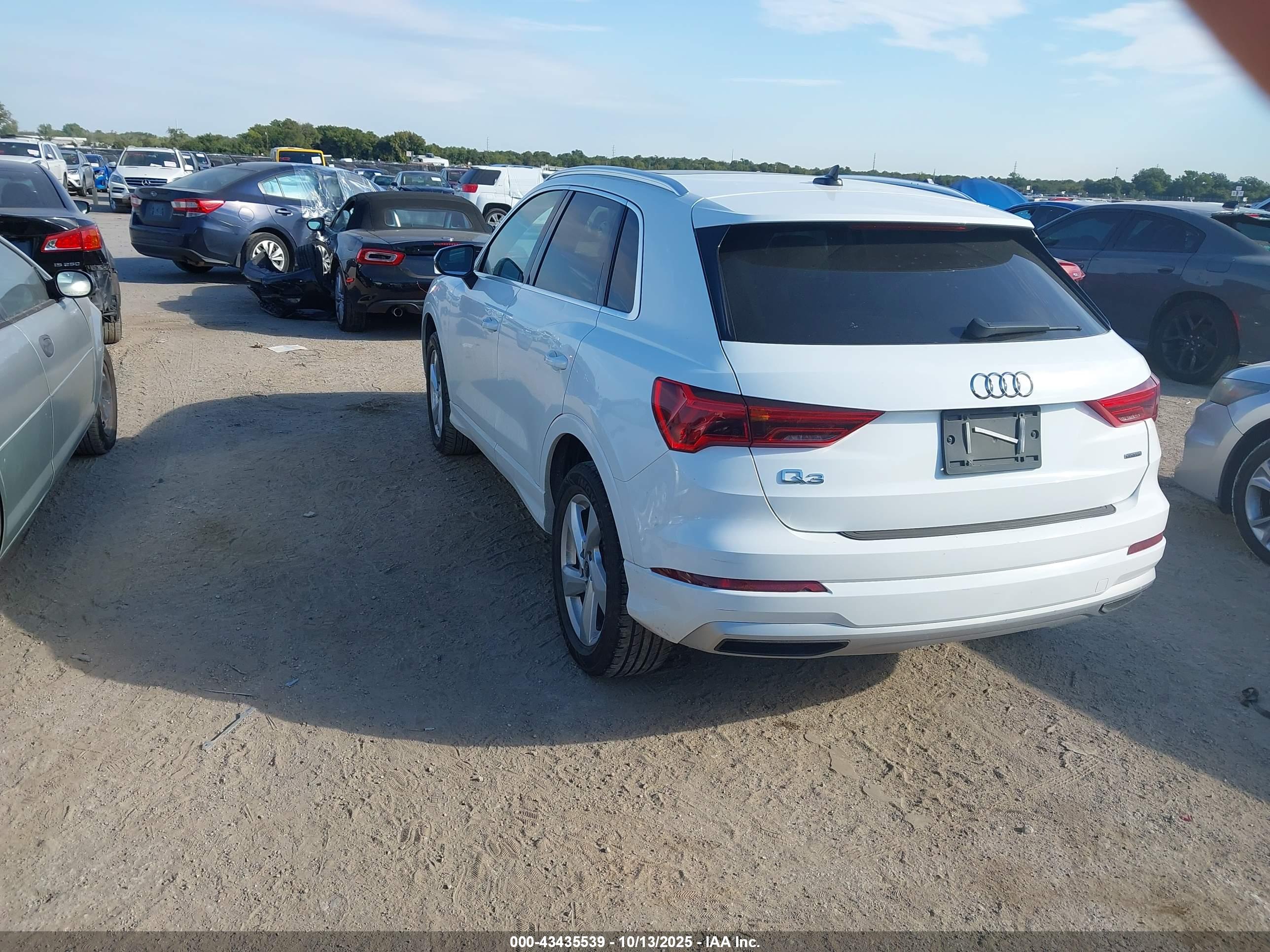 AUDI Q3 image 3