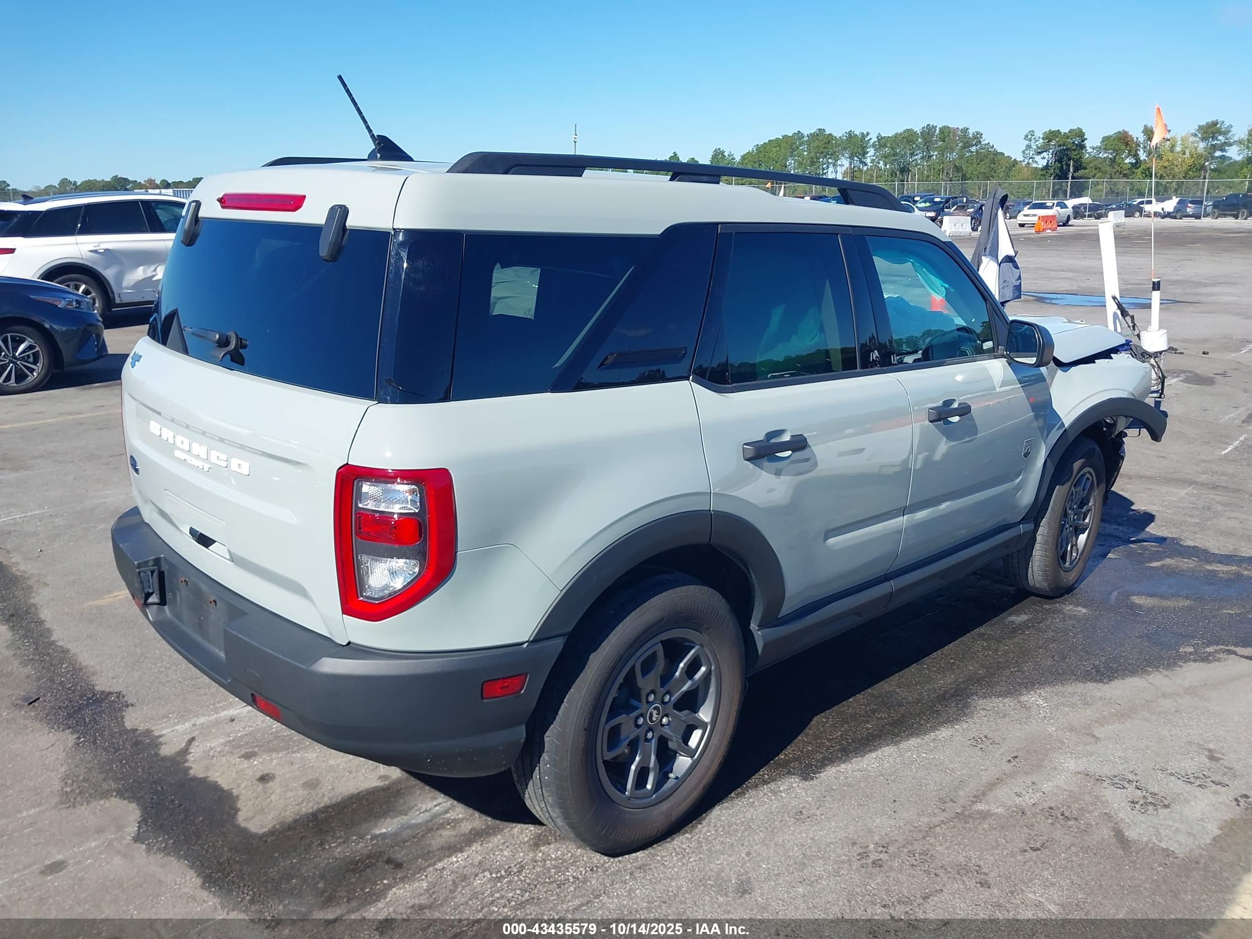 FORD BRONCO image 4