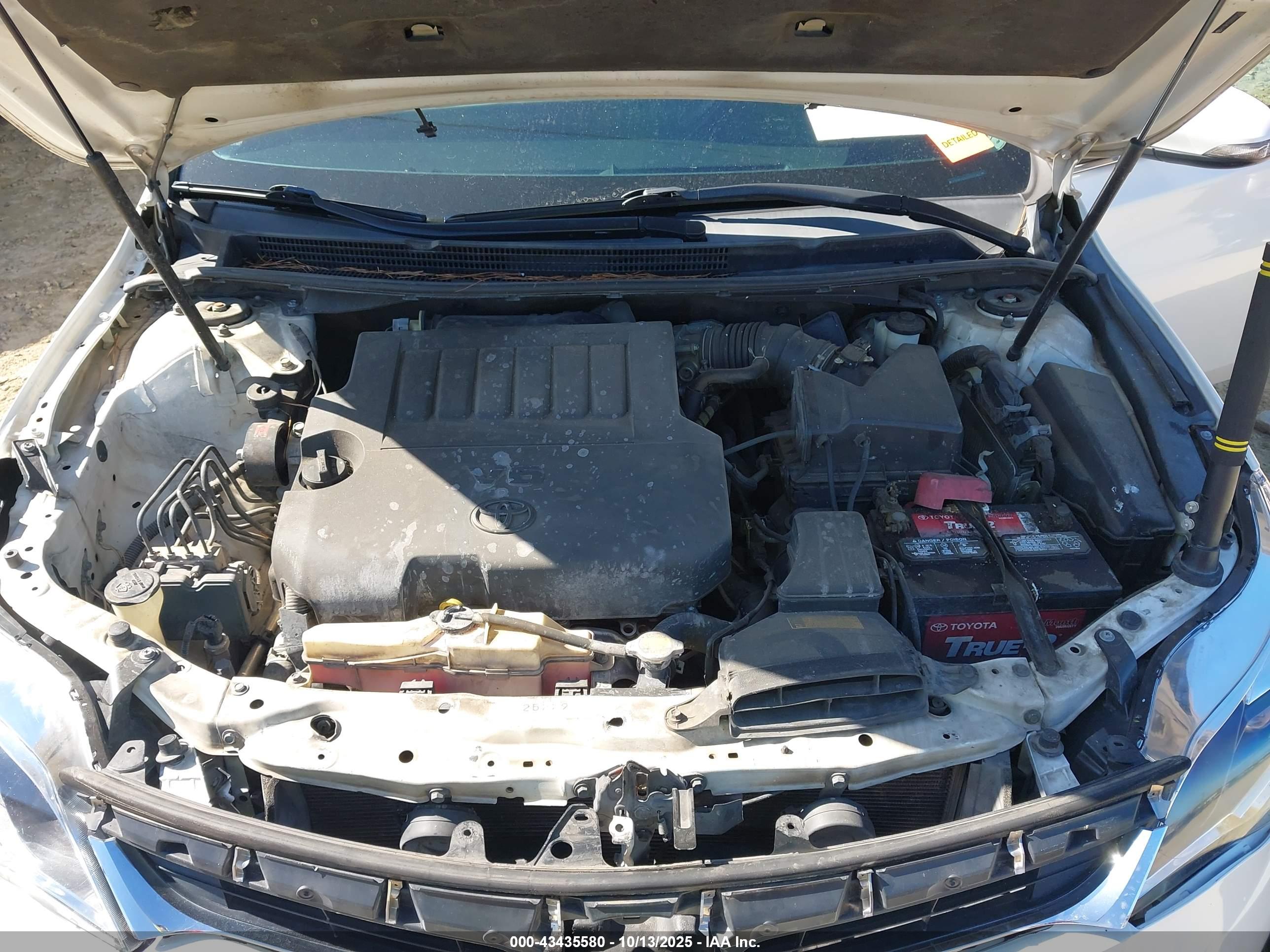 TOYOTA AVALON image 10