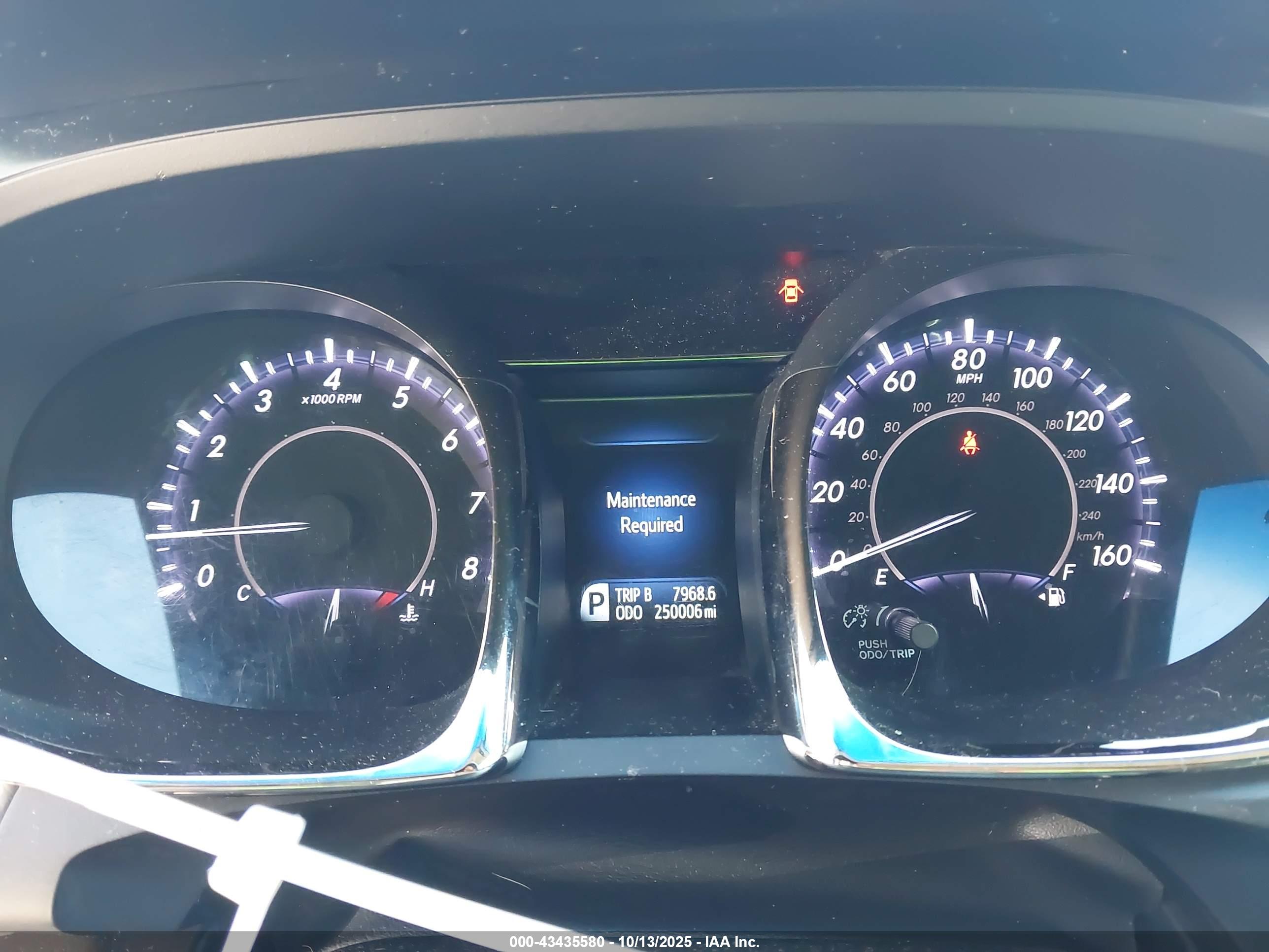 TOYOTA AVALON image 7