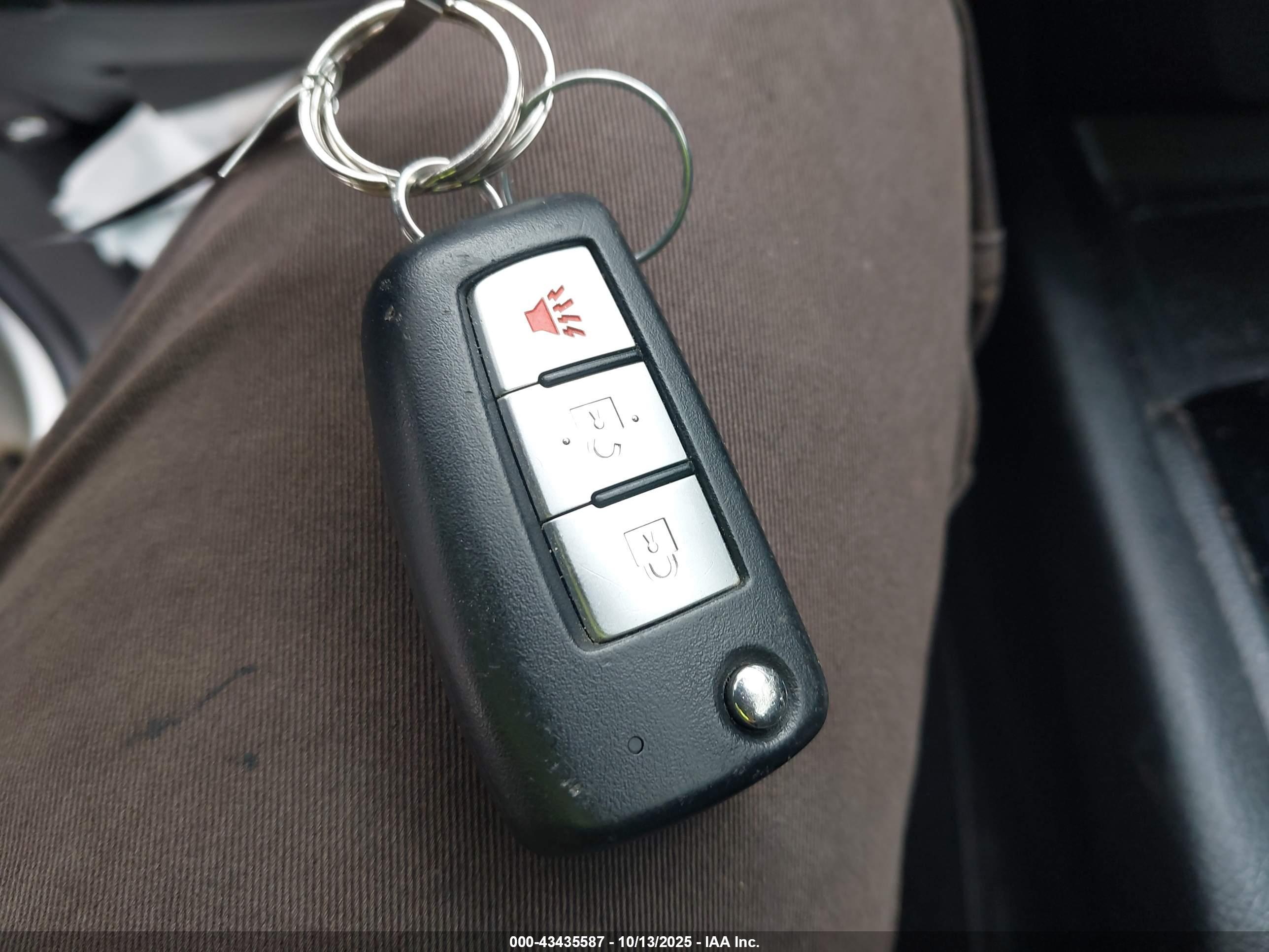 NISSAN ROGUE image 11