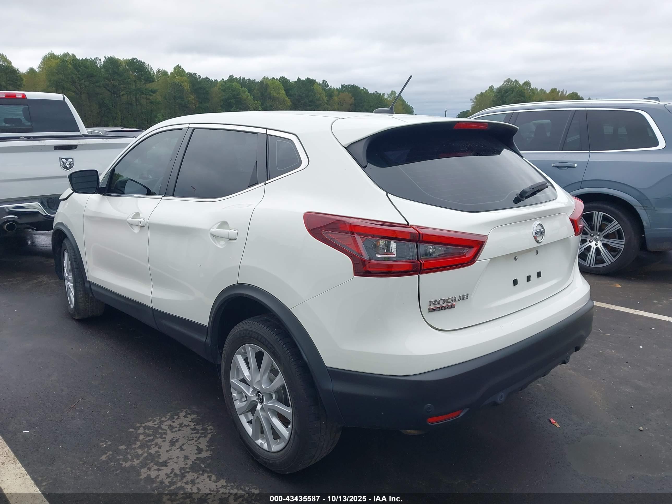 NISSAN ROGUE image 3