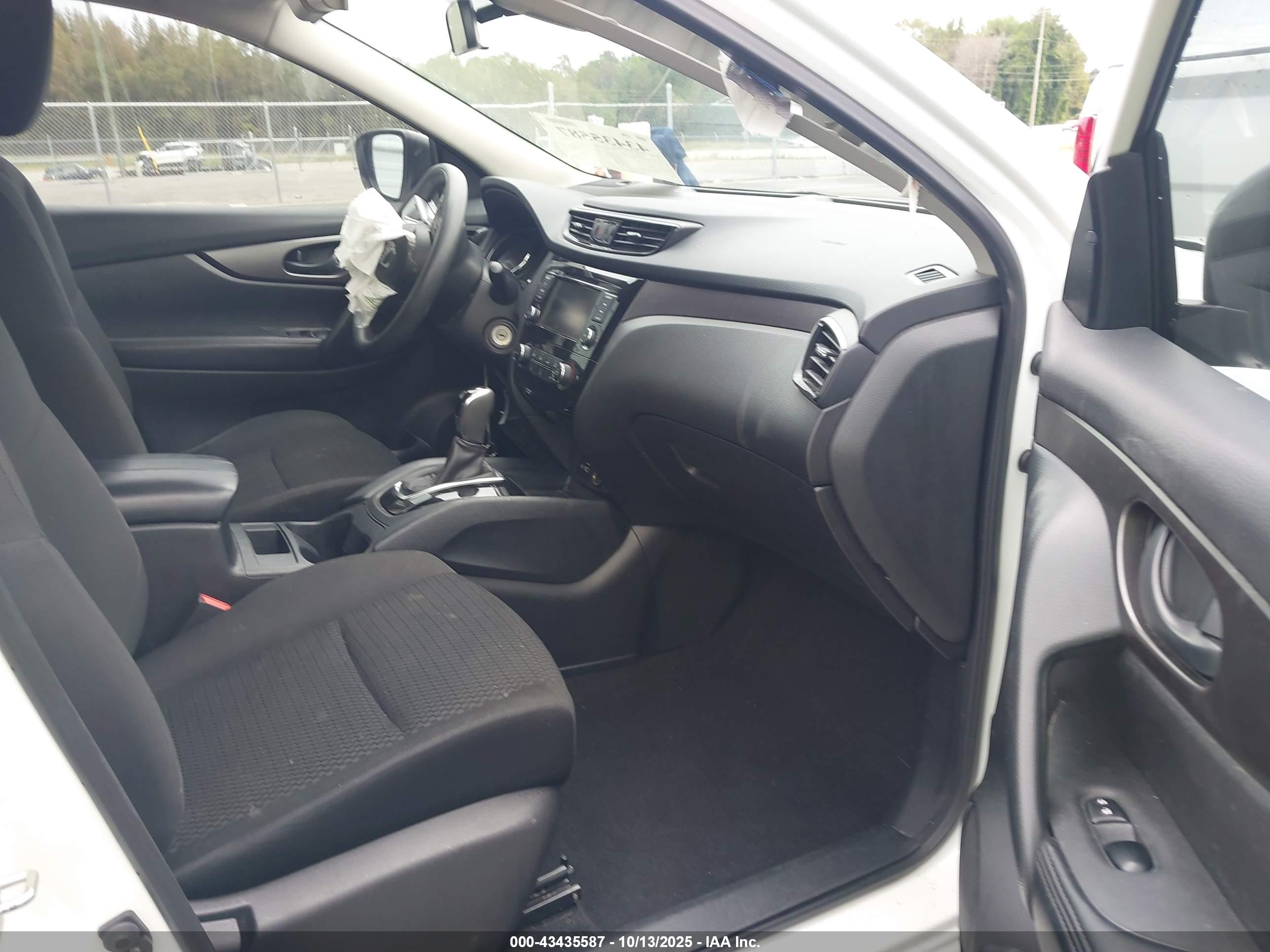 NISSAN ROGUE image 5