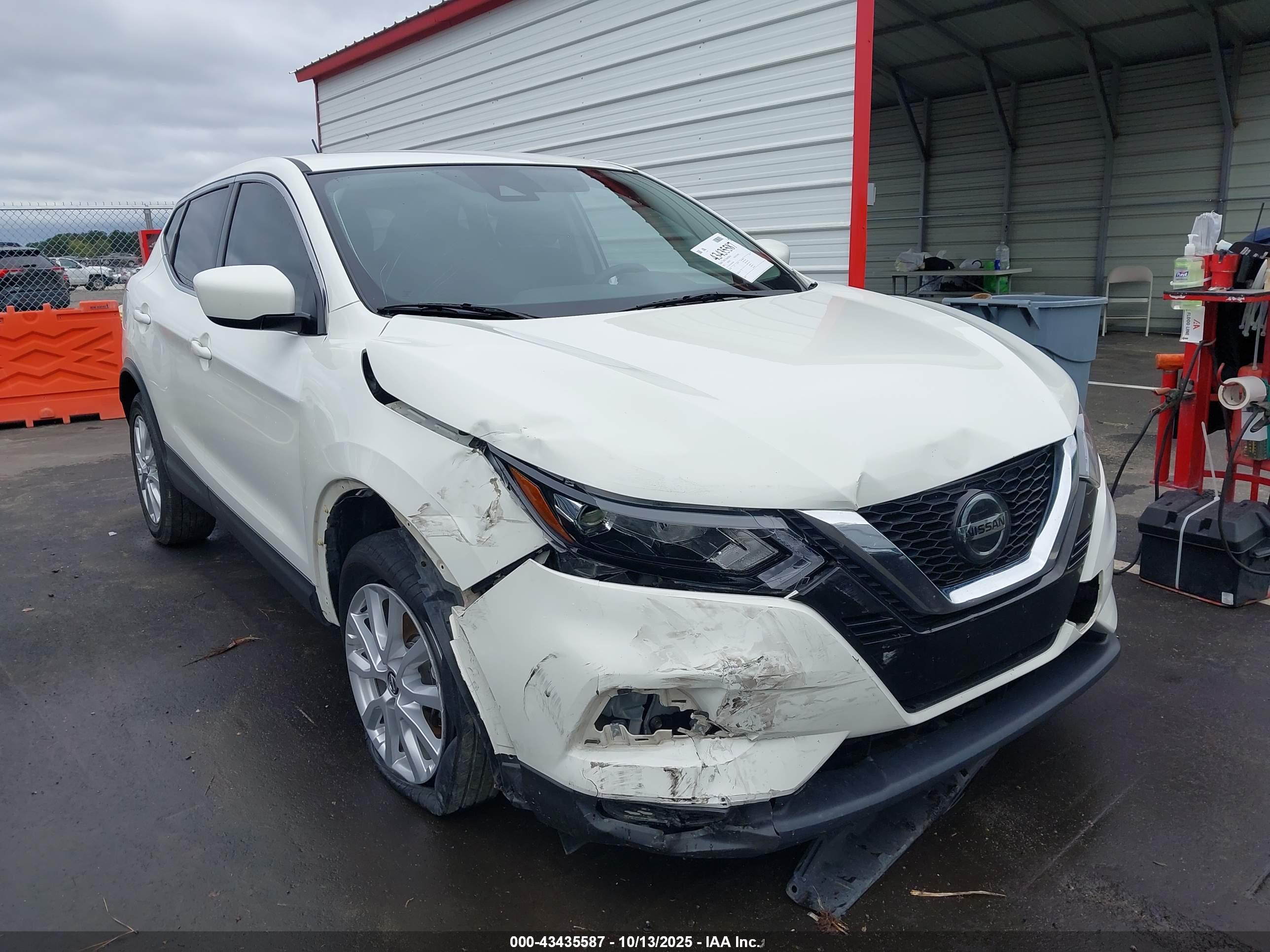 NISSAN ROGUE image 6