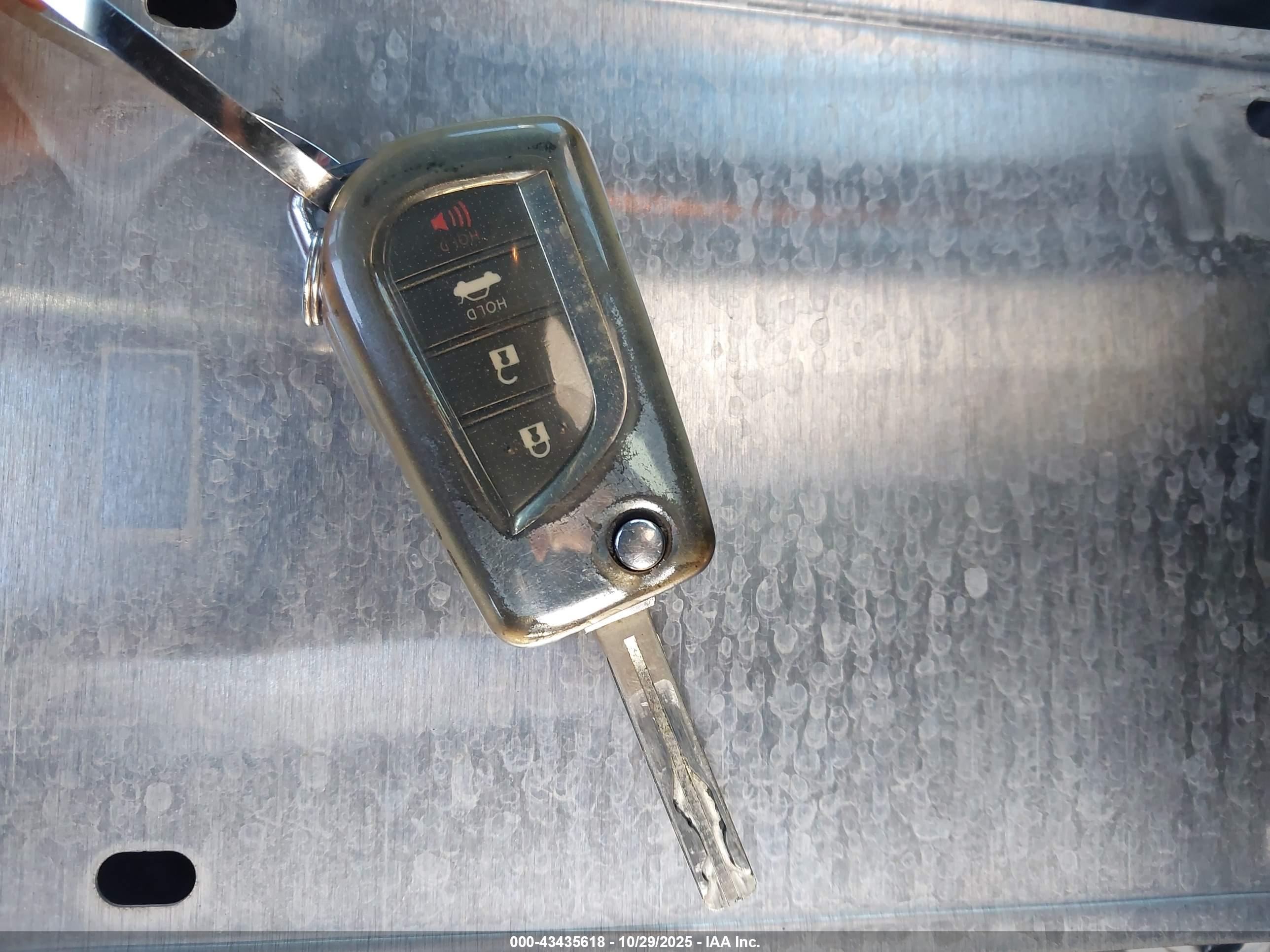 TOYOTA COROLLA image 11