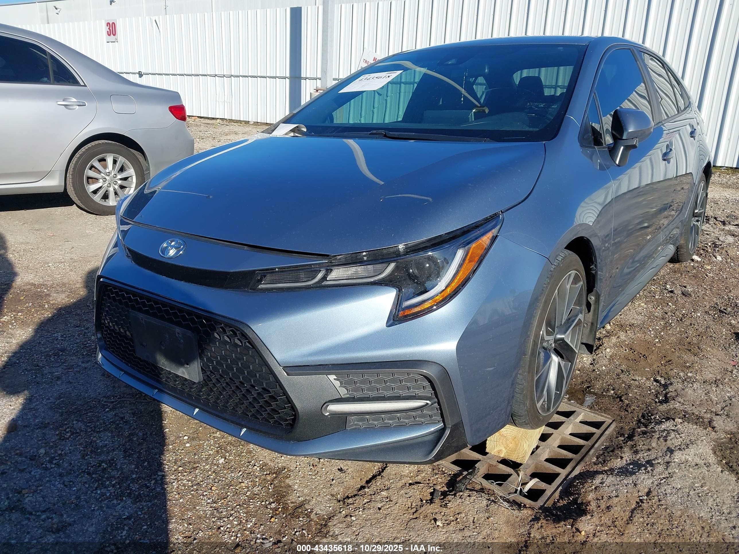 TOYOTA COROLLA image 6