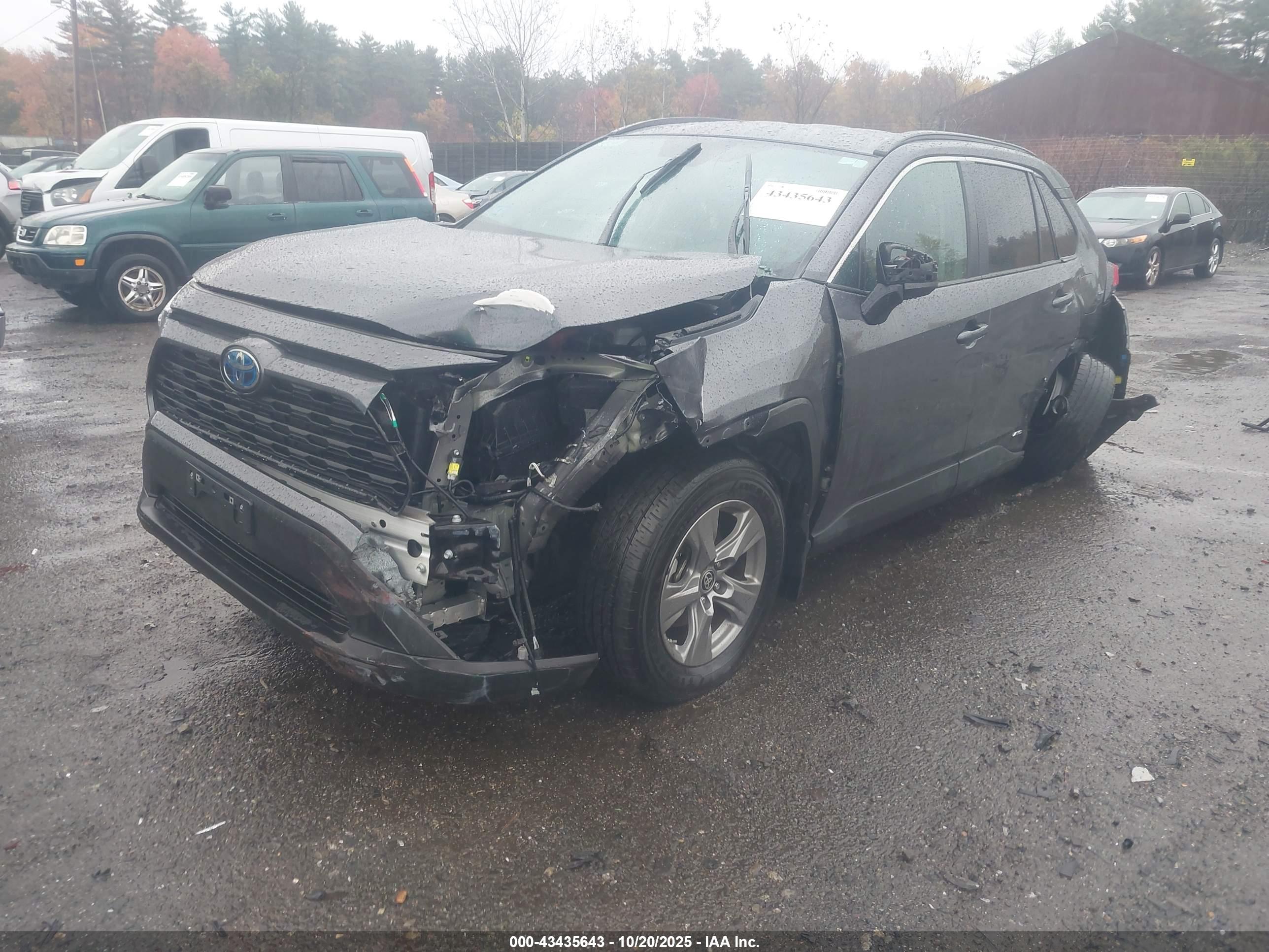 TOYOTA RAV4 image 2