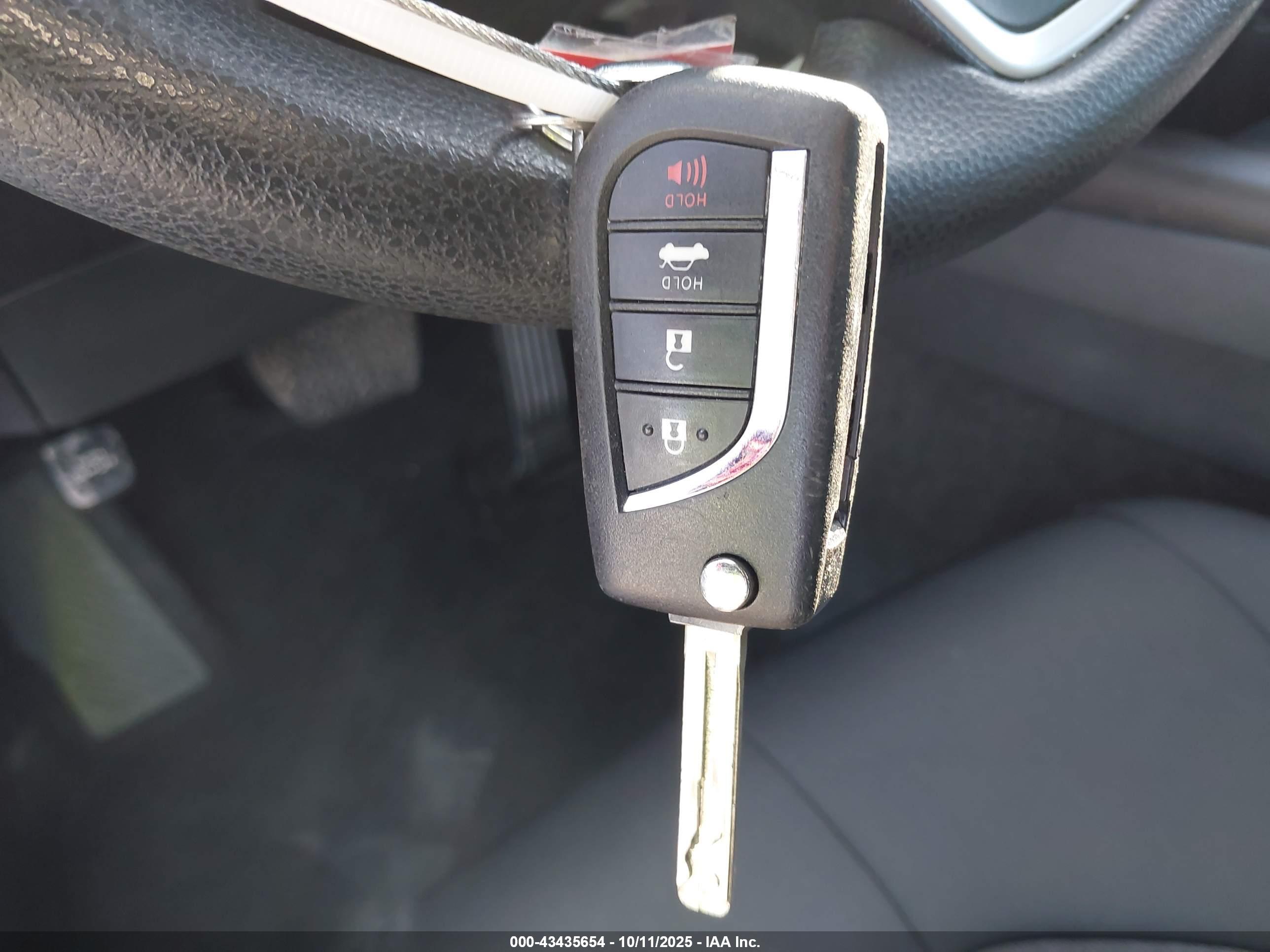 TOYOTA CAMRY image 11