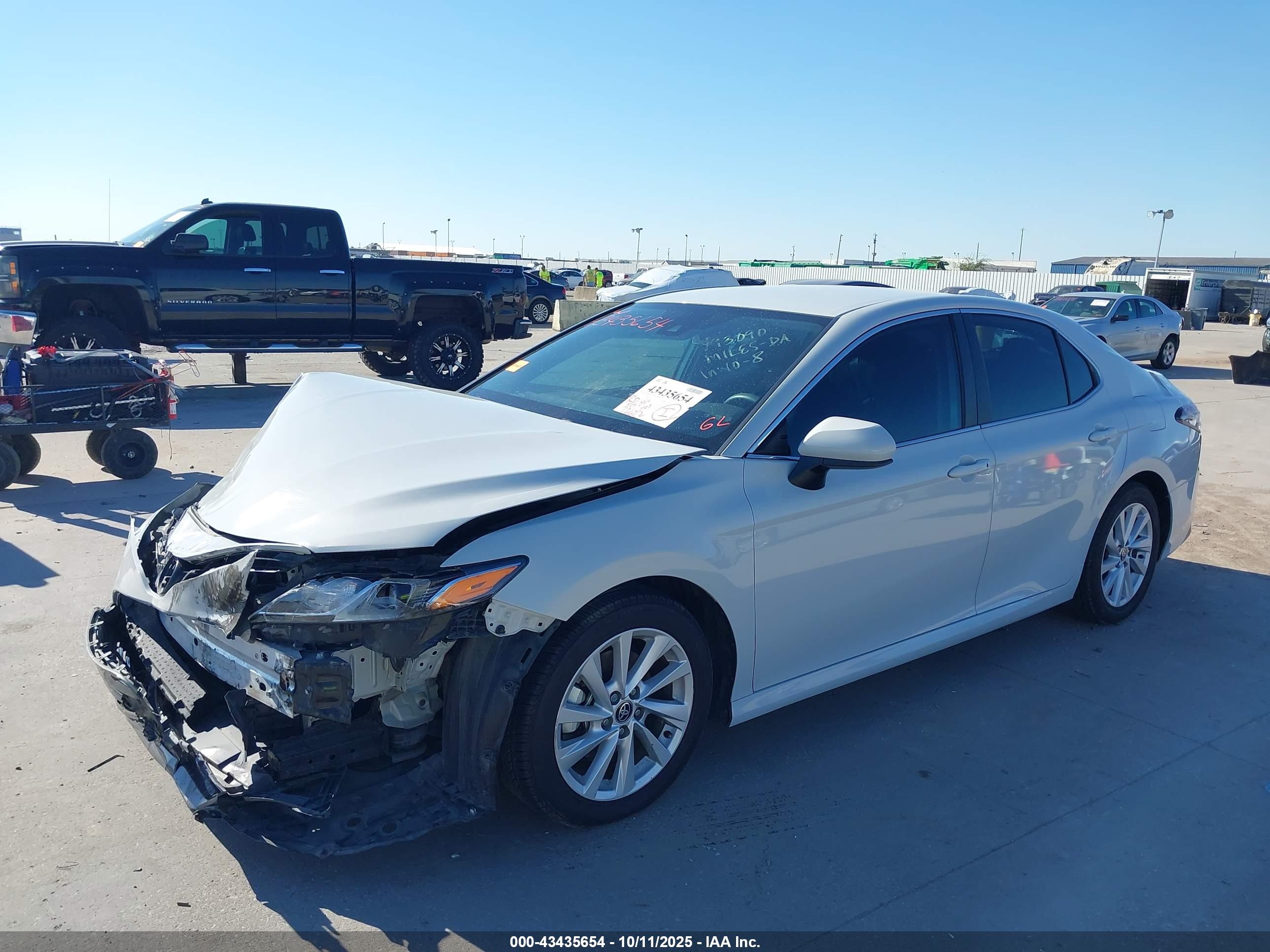 TOYOTA CAMRY image 2