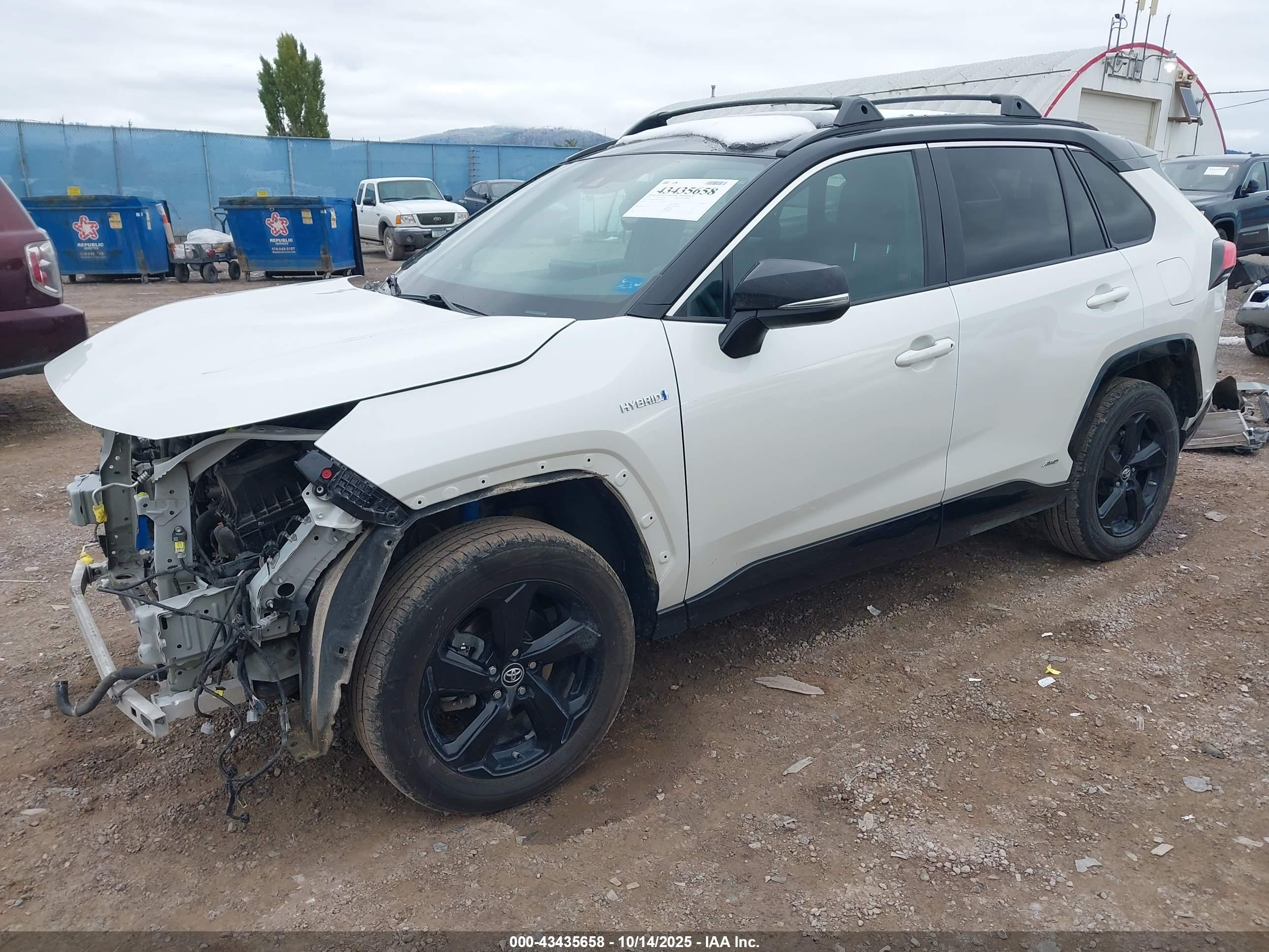TOYOTA RAV4 image 2