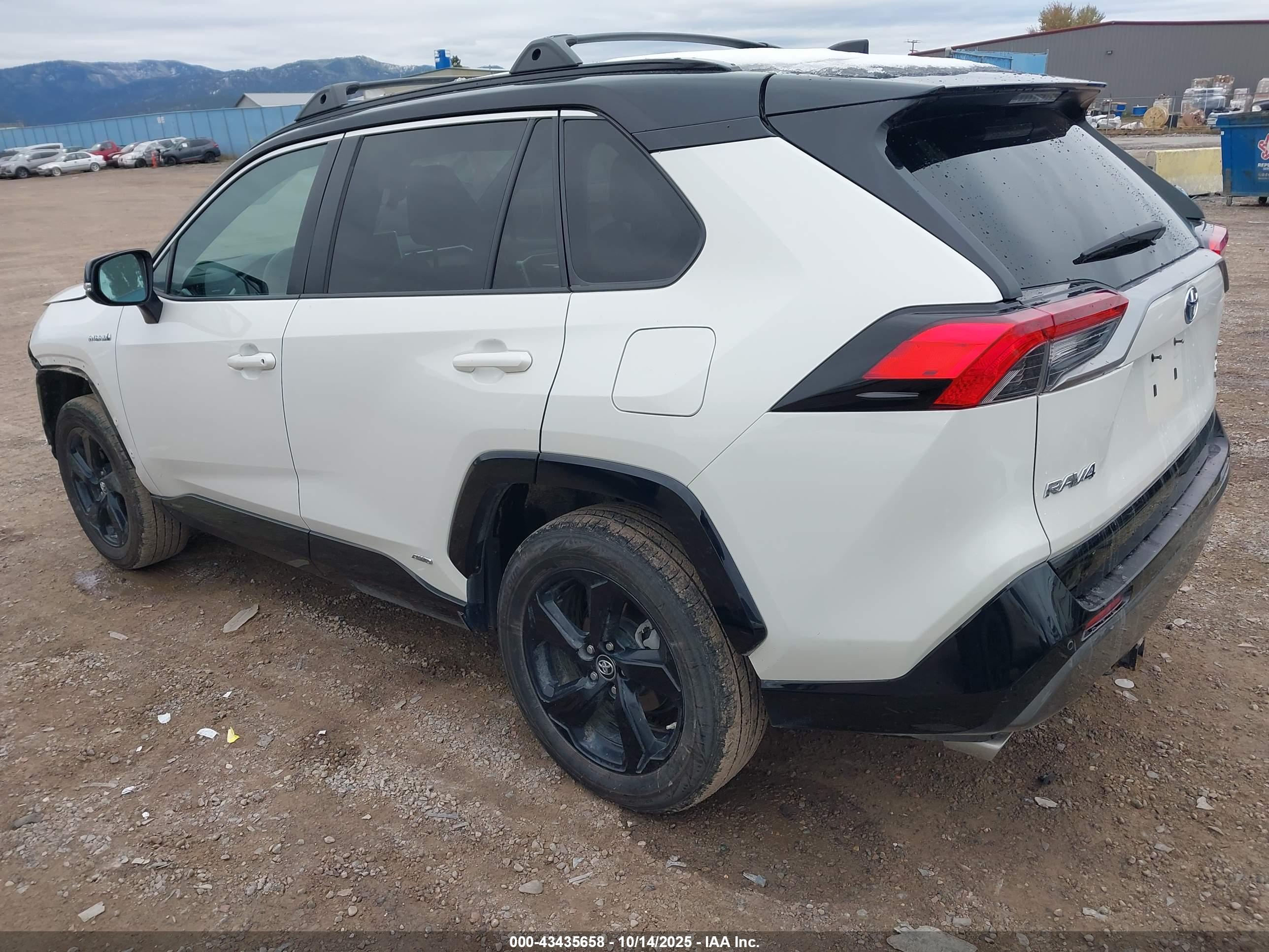 TOYOTA RAV4 image 3