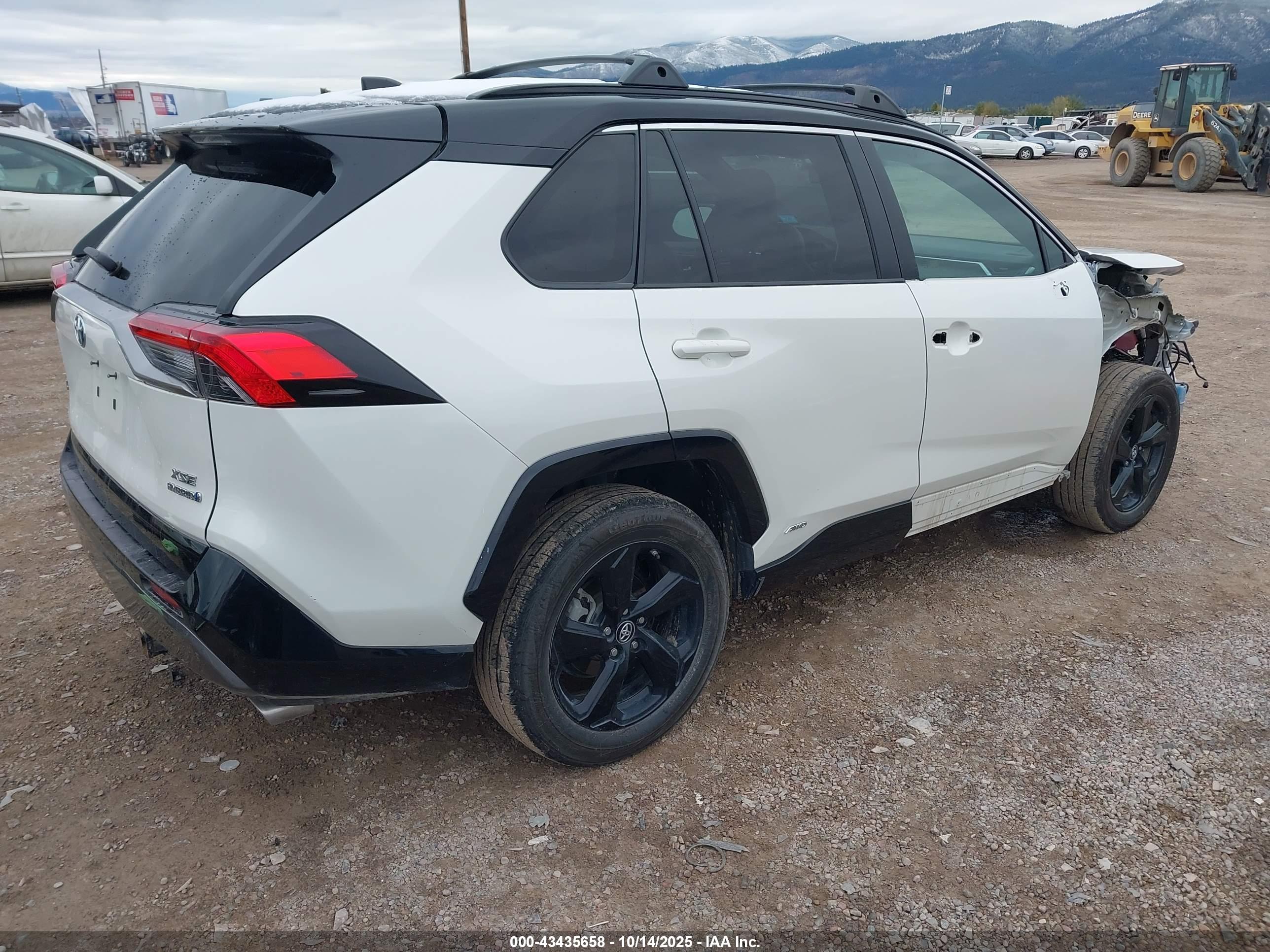 TOYOTA RAV4 image 4