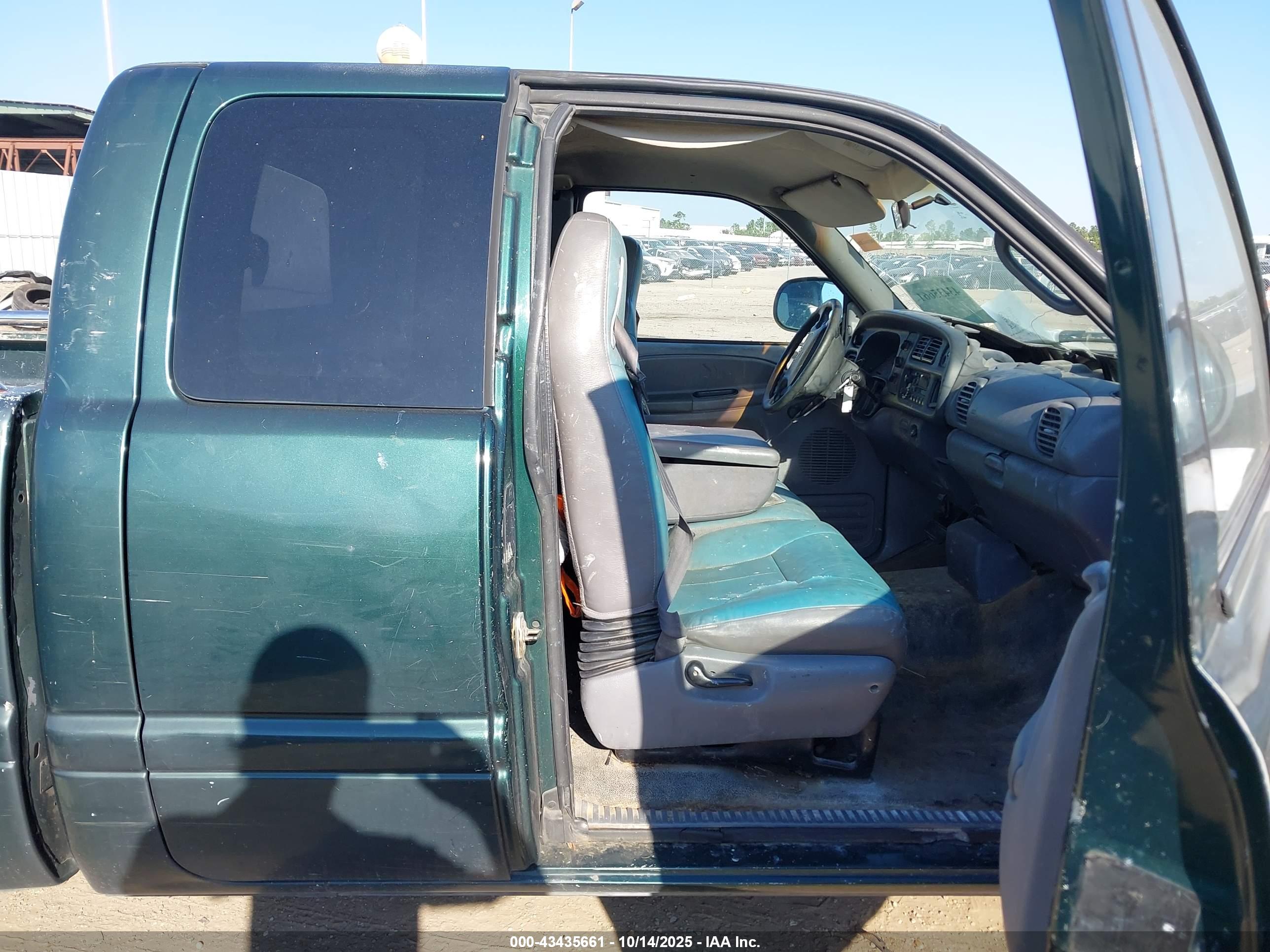 DODGE RAM image 5
